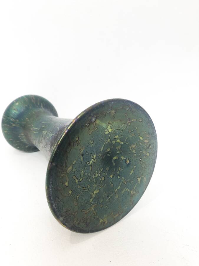 Iridescent green and purple glass paste vase – 20th century