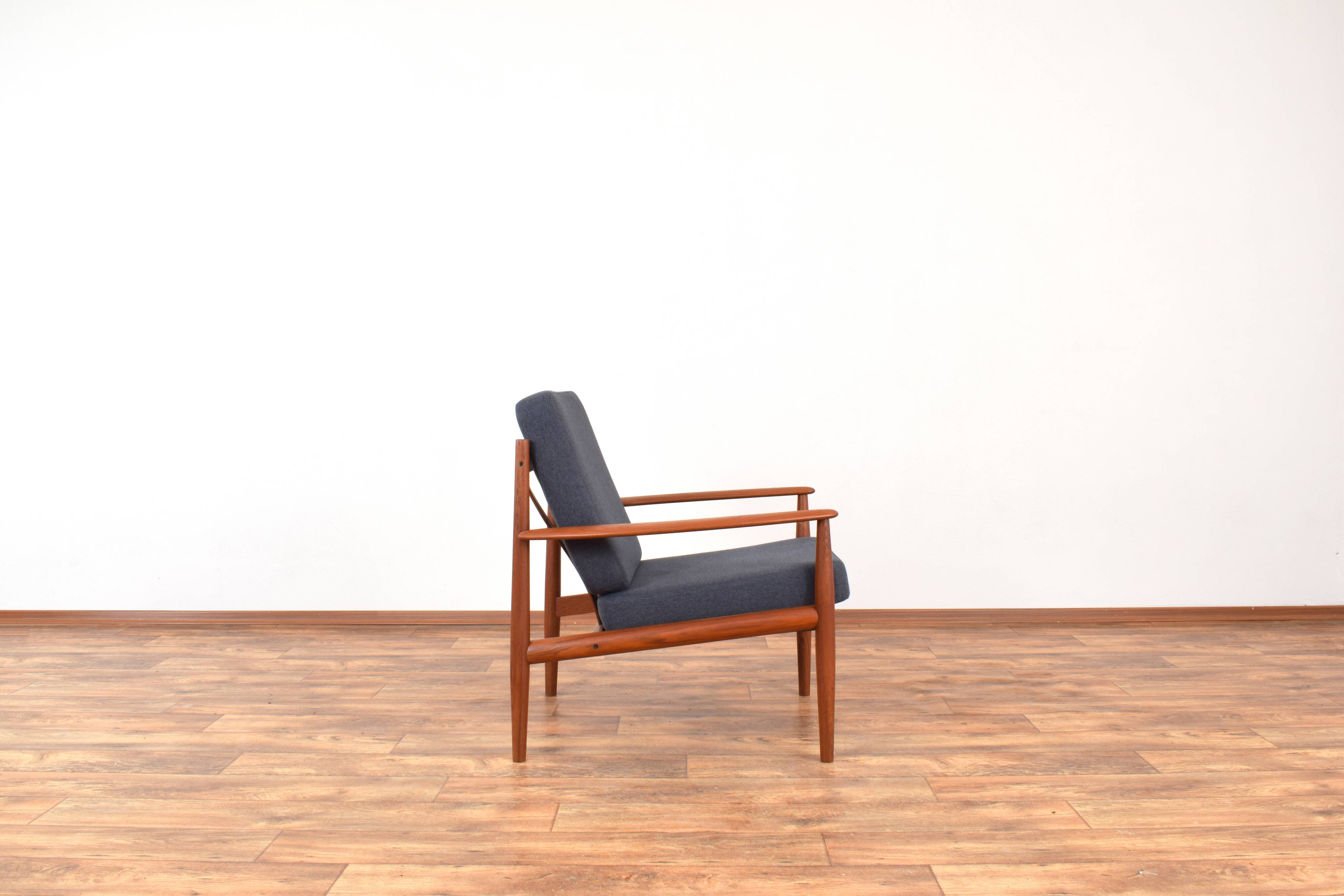 Mid-century Danish teak lounge chair by Grete Jalk of France & Søn, 1960s.