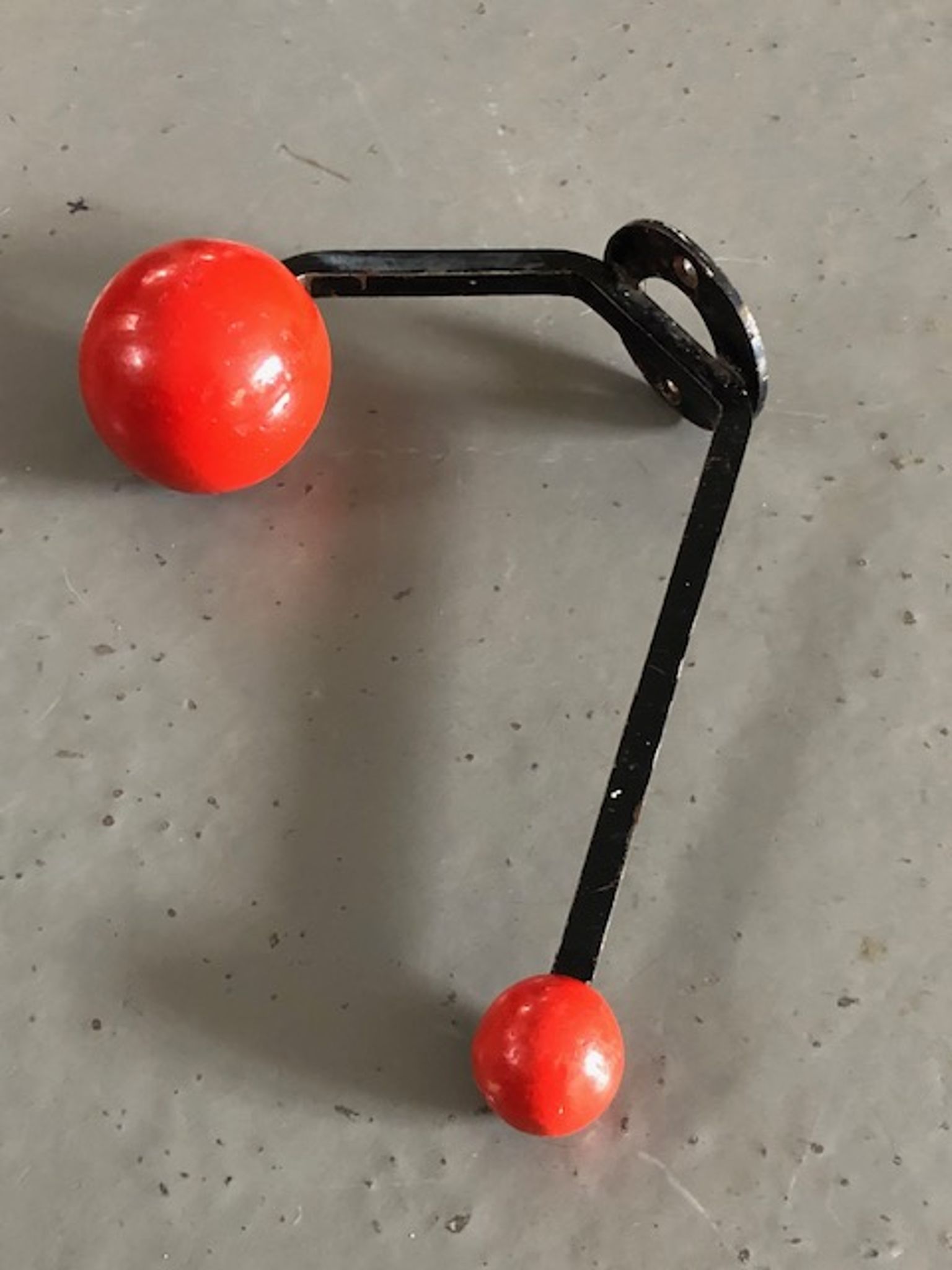 Porte-manteau rouge années 60