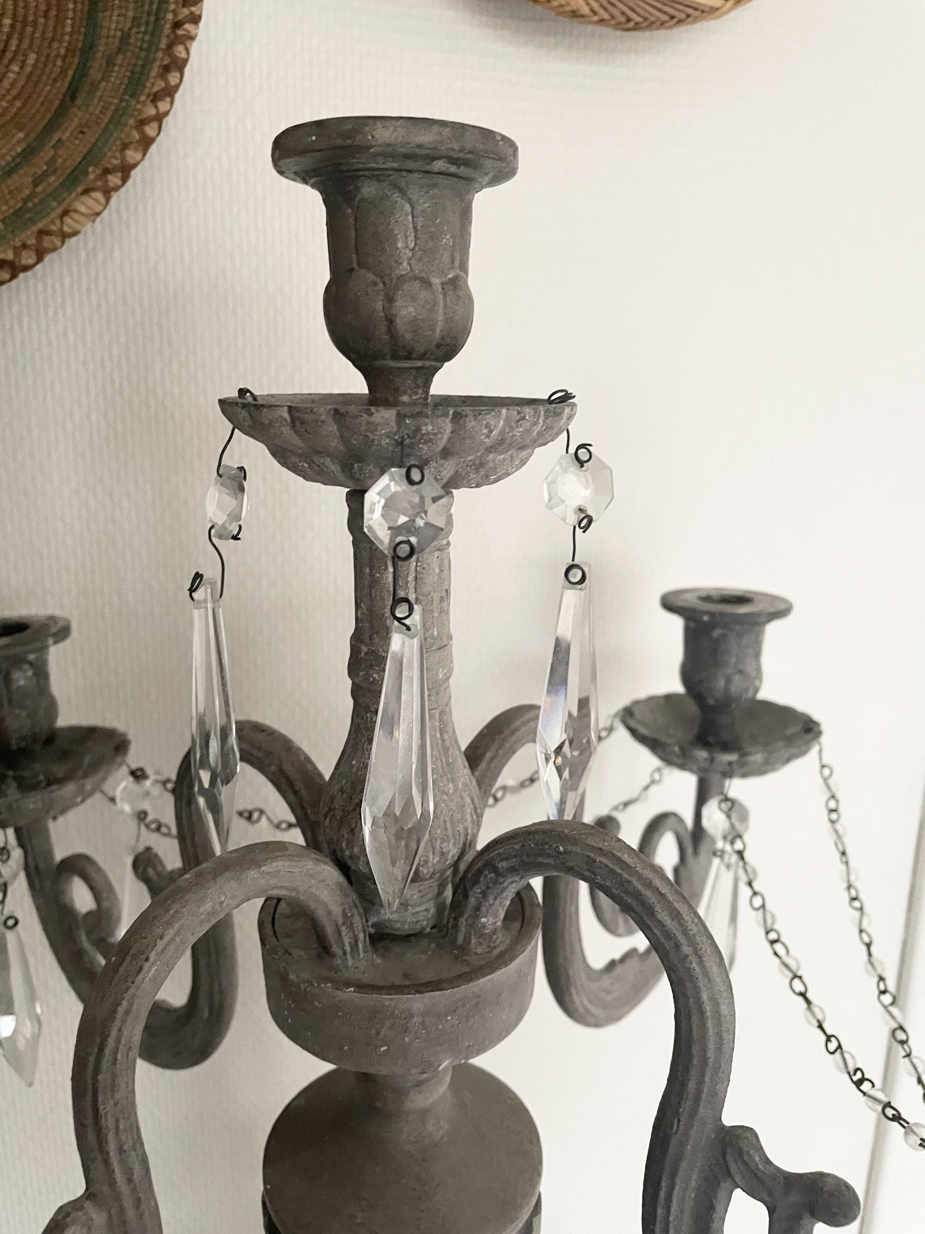 Chandelier ancien patiné à pampilles
