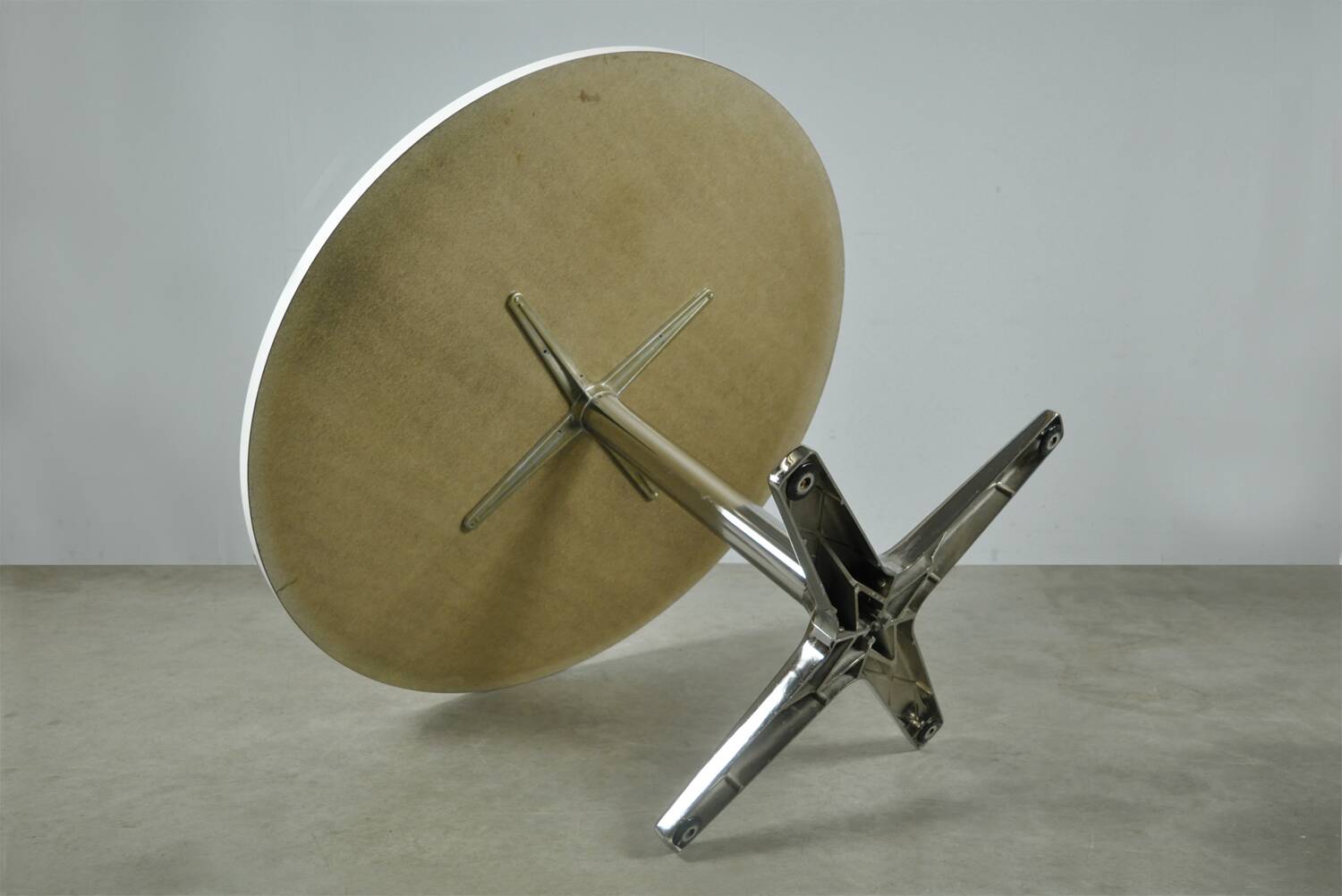 Modern vintage dining table with chrome star base by pastoe, 1970s