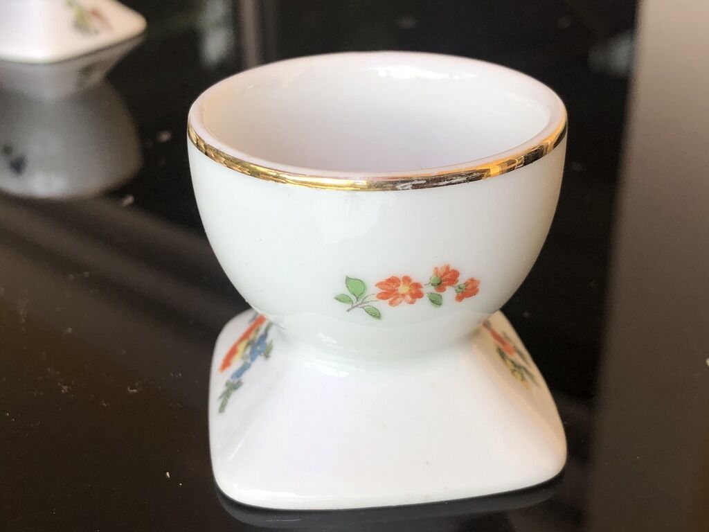 2 vintage porcelain shells