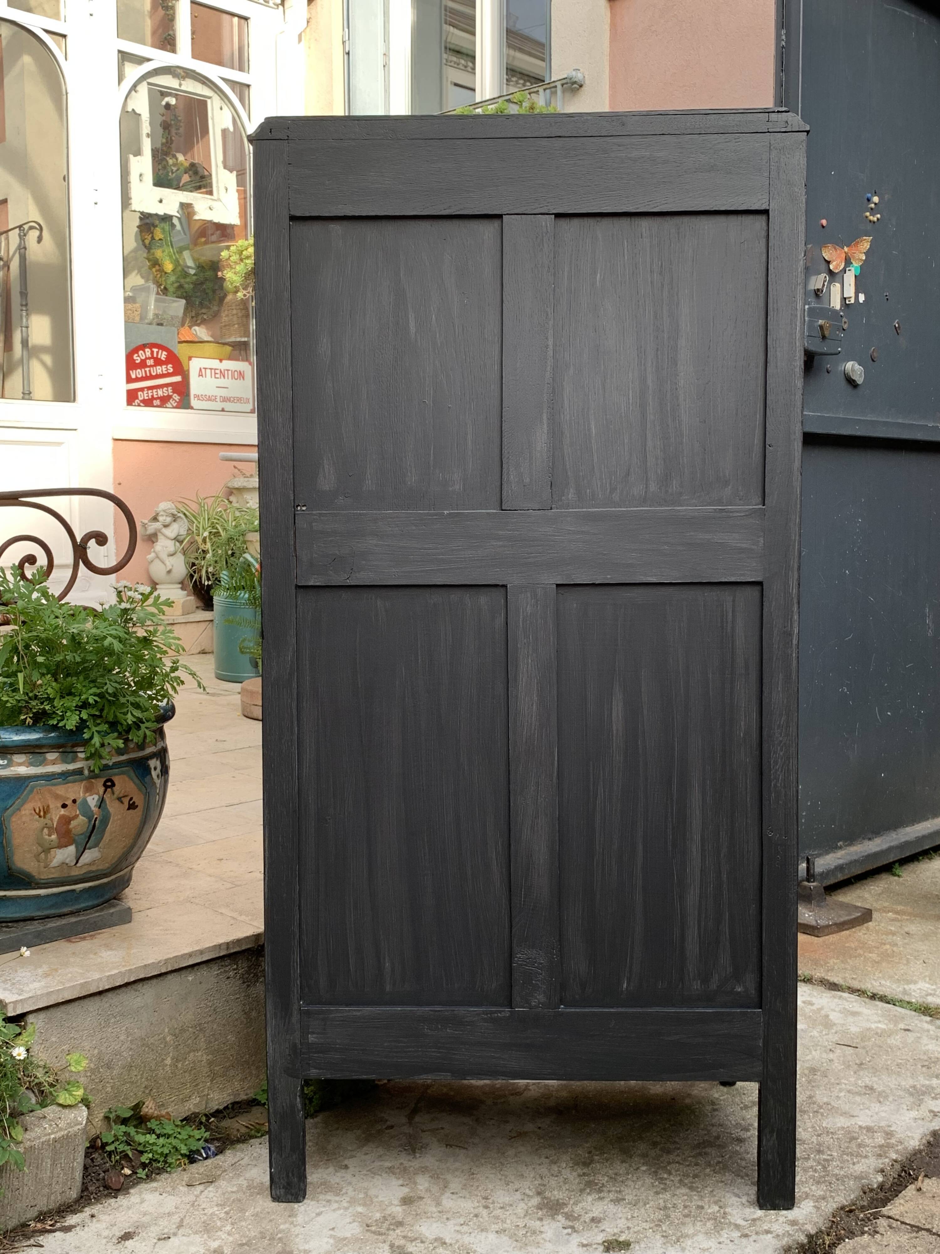 Parisian buffet with black glass front, Art Deco style, 1930