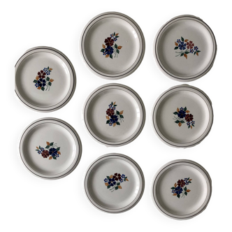 Set of 8 Lys de St Amand dessert plates