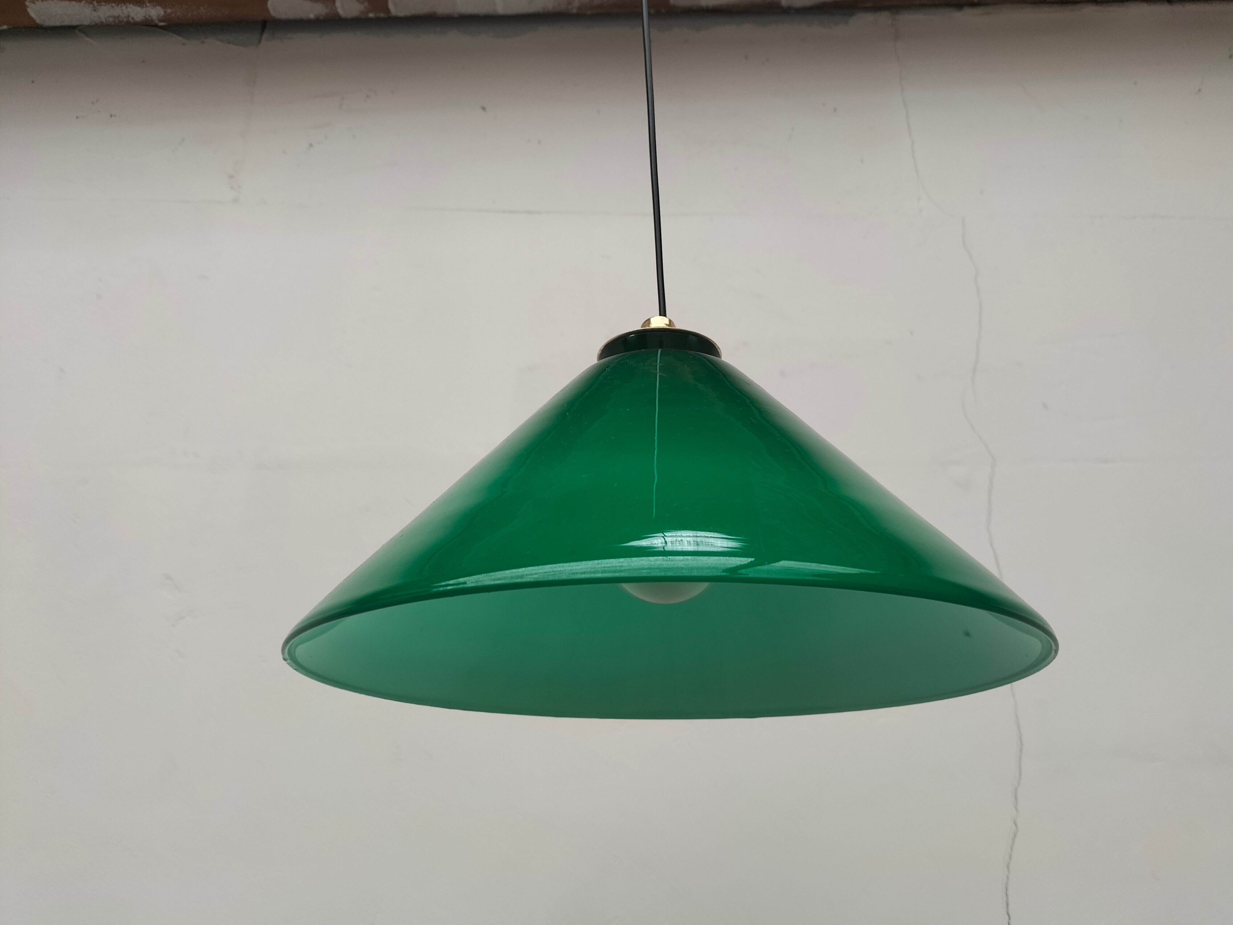 Pendant light green opaline cone