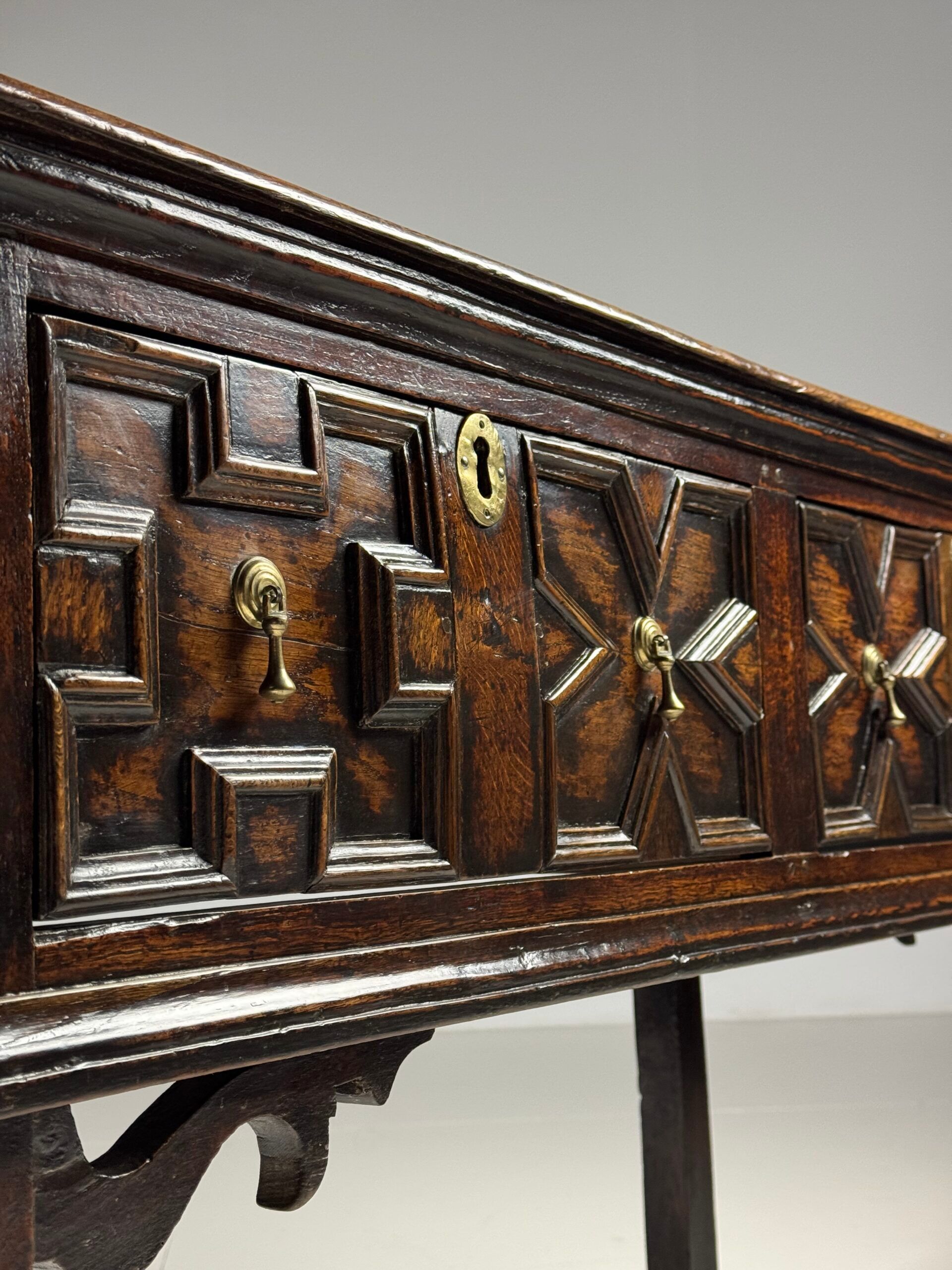 English dresser 17th century