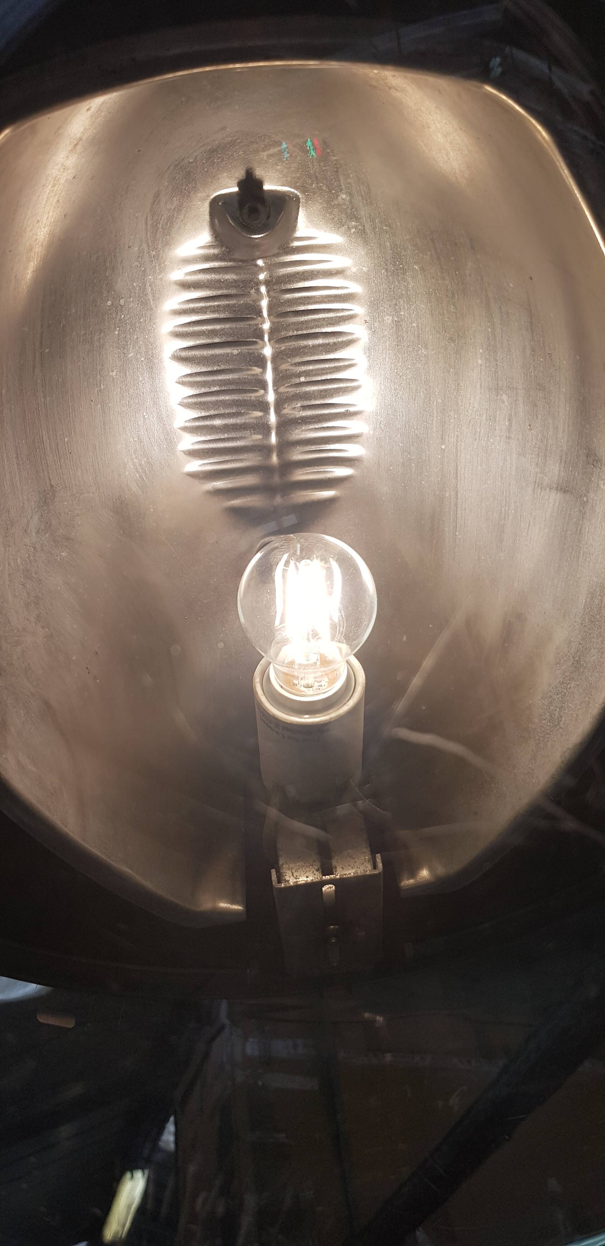 Old lantern - public lighting suspension of the city of Paris