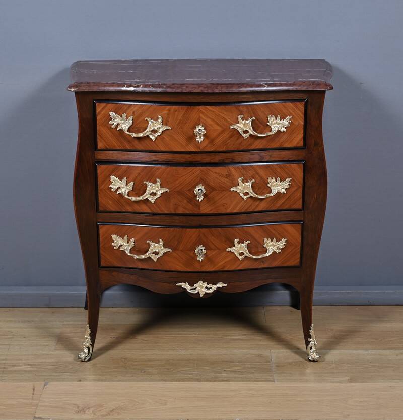 Small marquetry chest of drawers, Louis XV style – mid 19th century