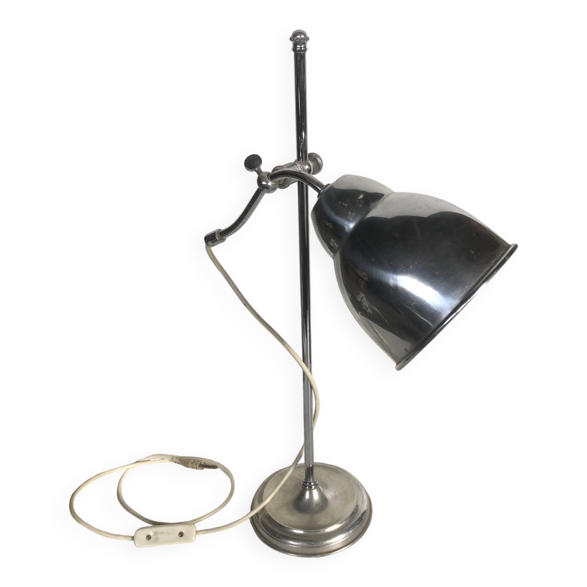 Articulated desk lamp