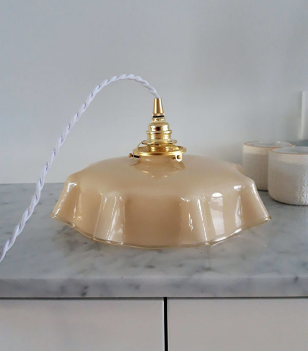 Suspension opaline