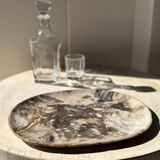 Very large pocket or dish in petrified wood