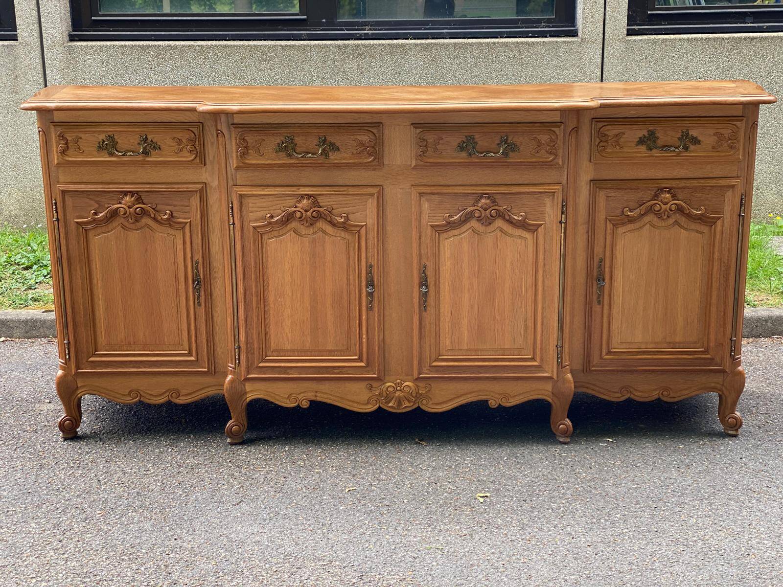 Louis XV sideboard in solid blond wood and marquetry