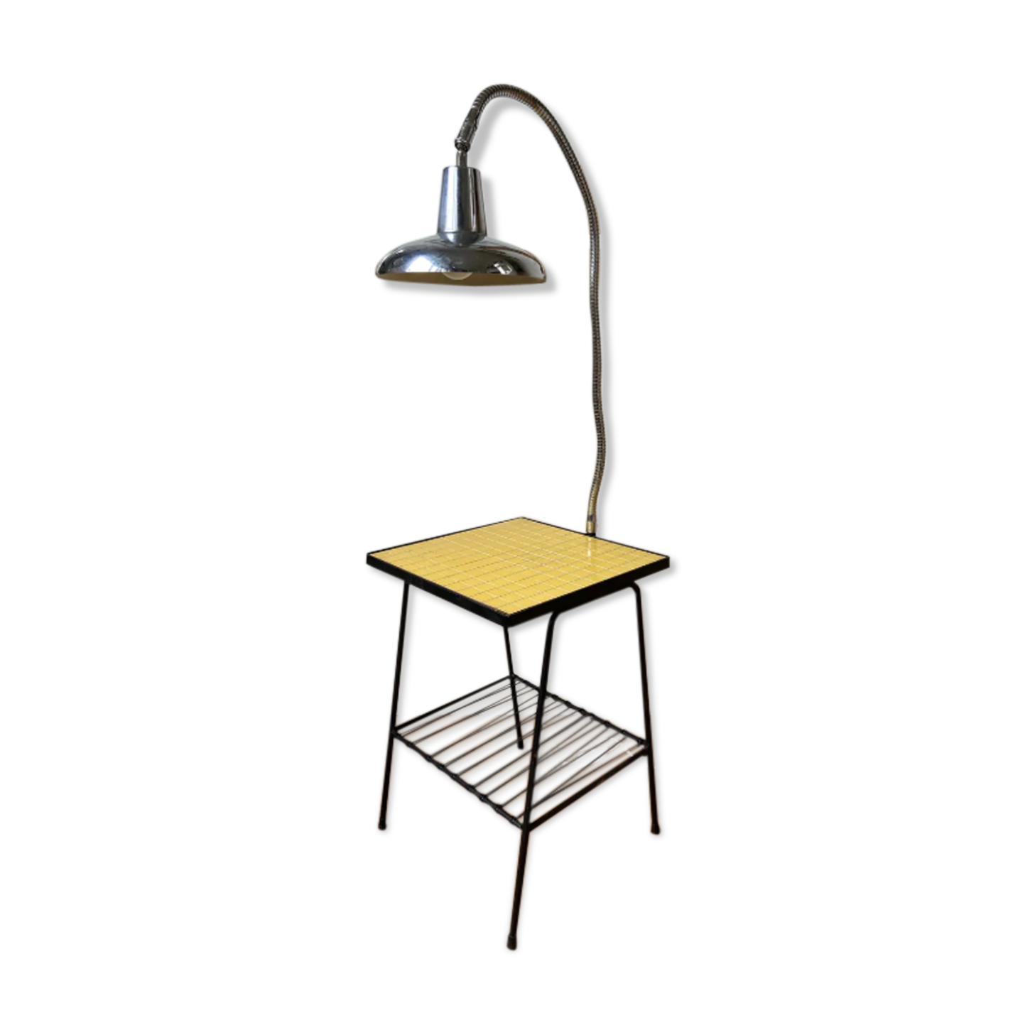 Metal bedside table, scoubidou and chrome lamp
