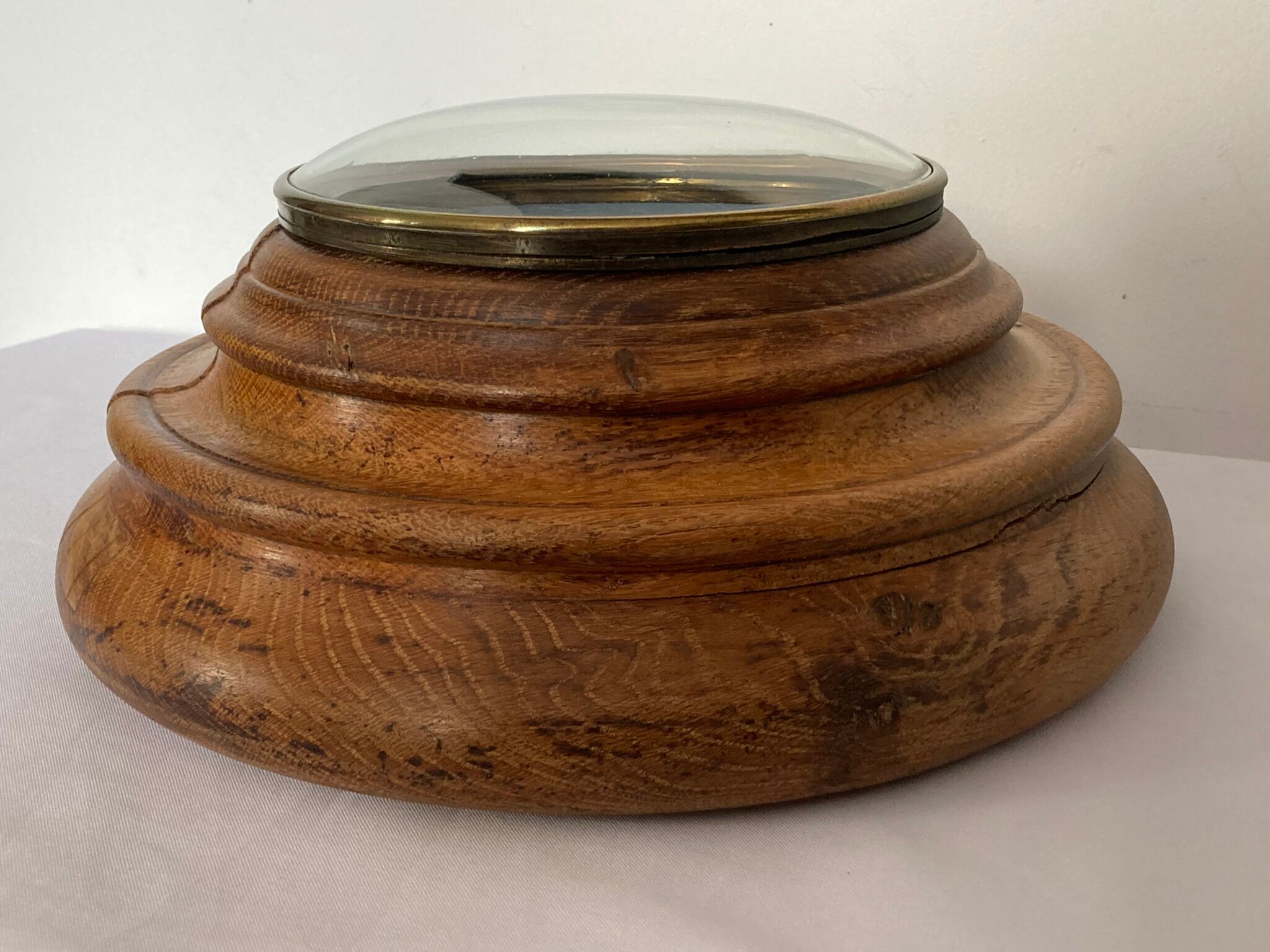 Object of curiosity diorama seabed porthole XXth