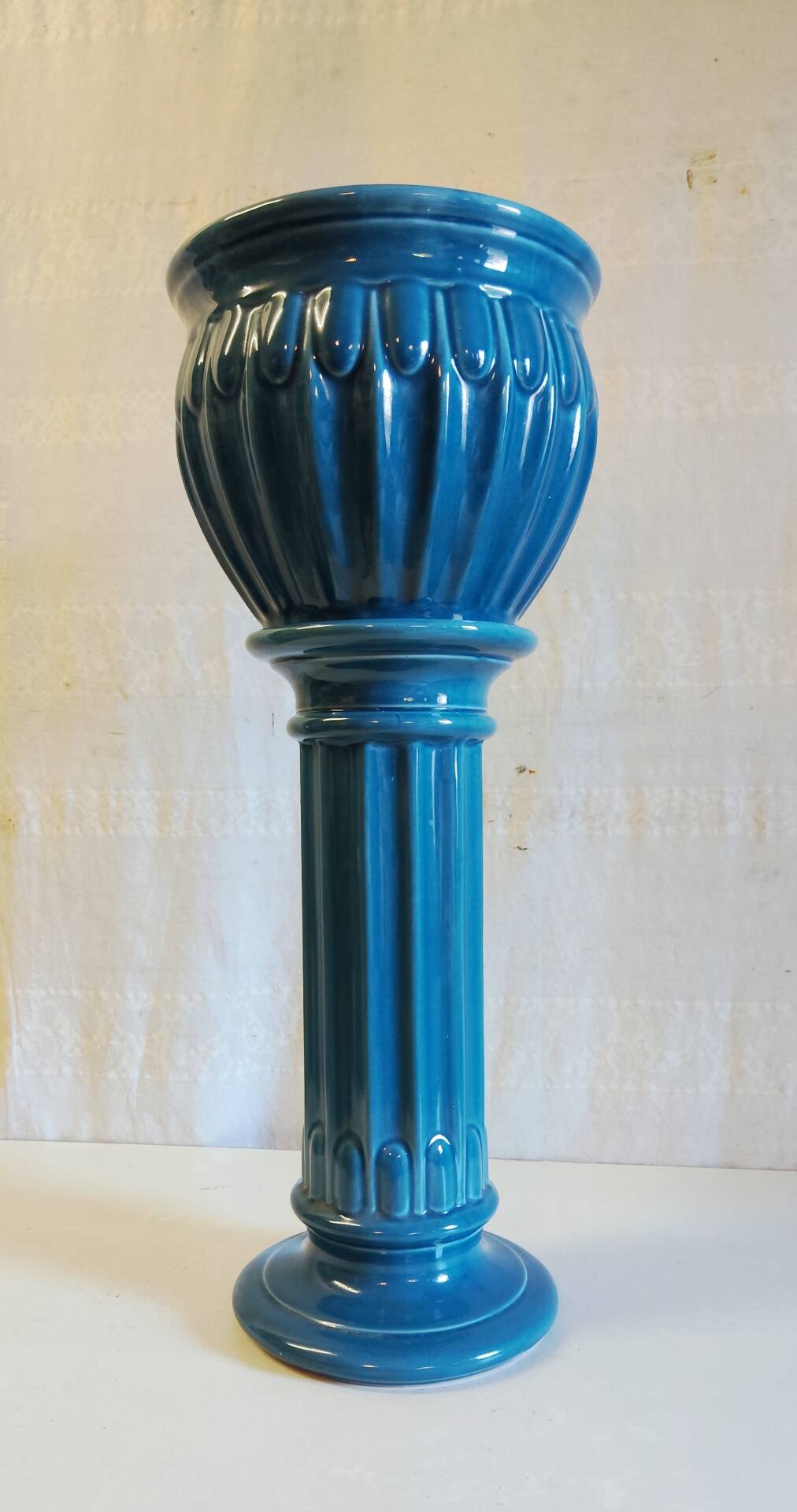 Column and basin in Art Deco style in blue glazed ceramic - mid 20th century.