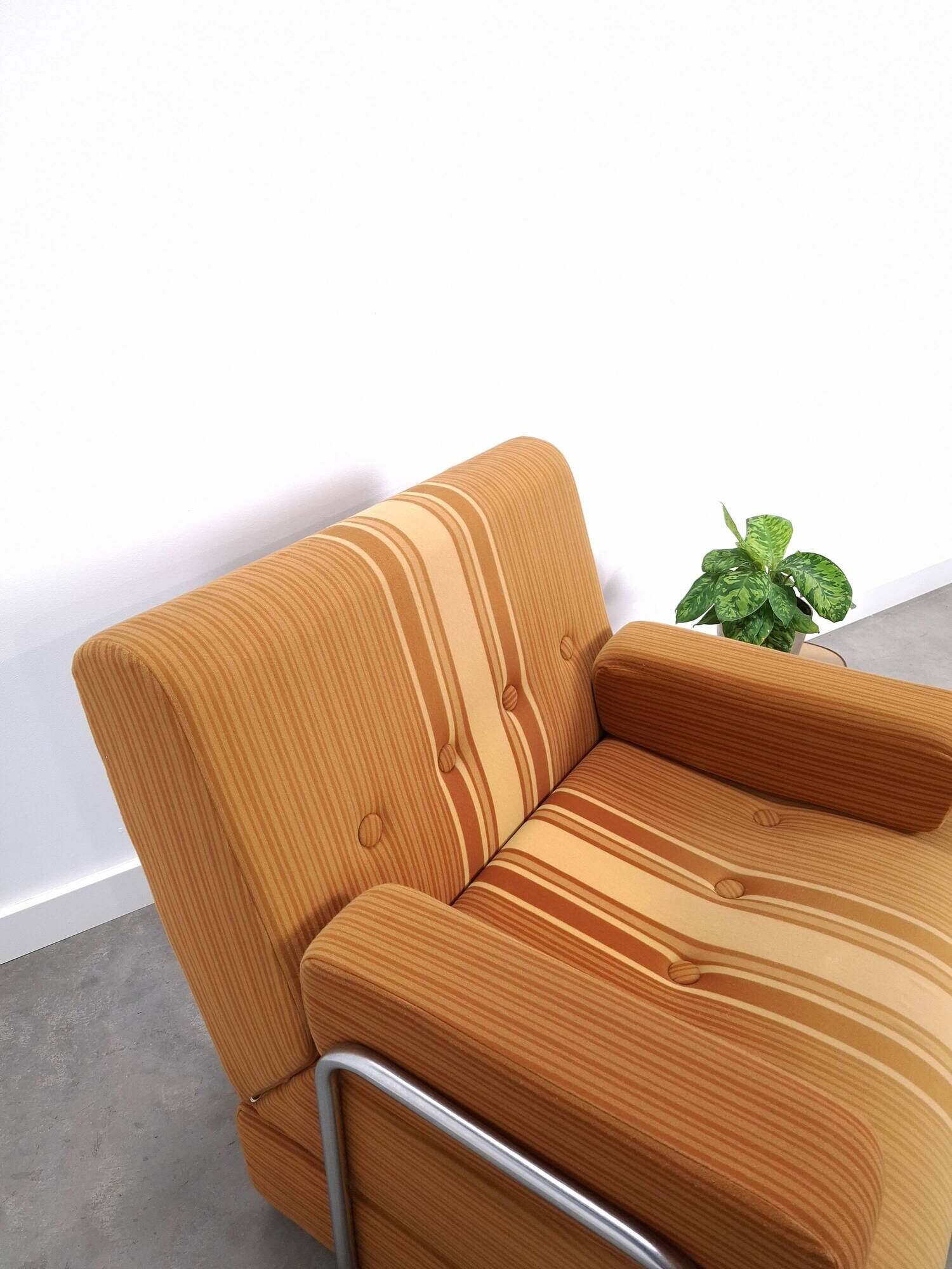 Vintage 1970s retractable lounge chair – Ochre yellow brown, sofa bed