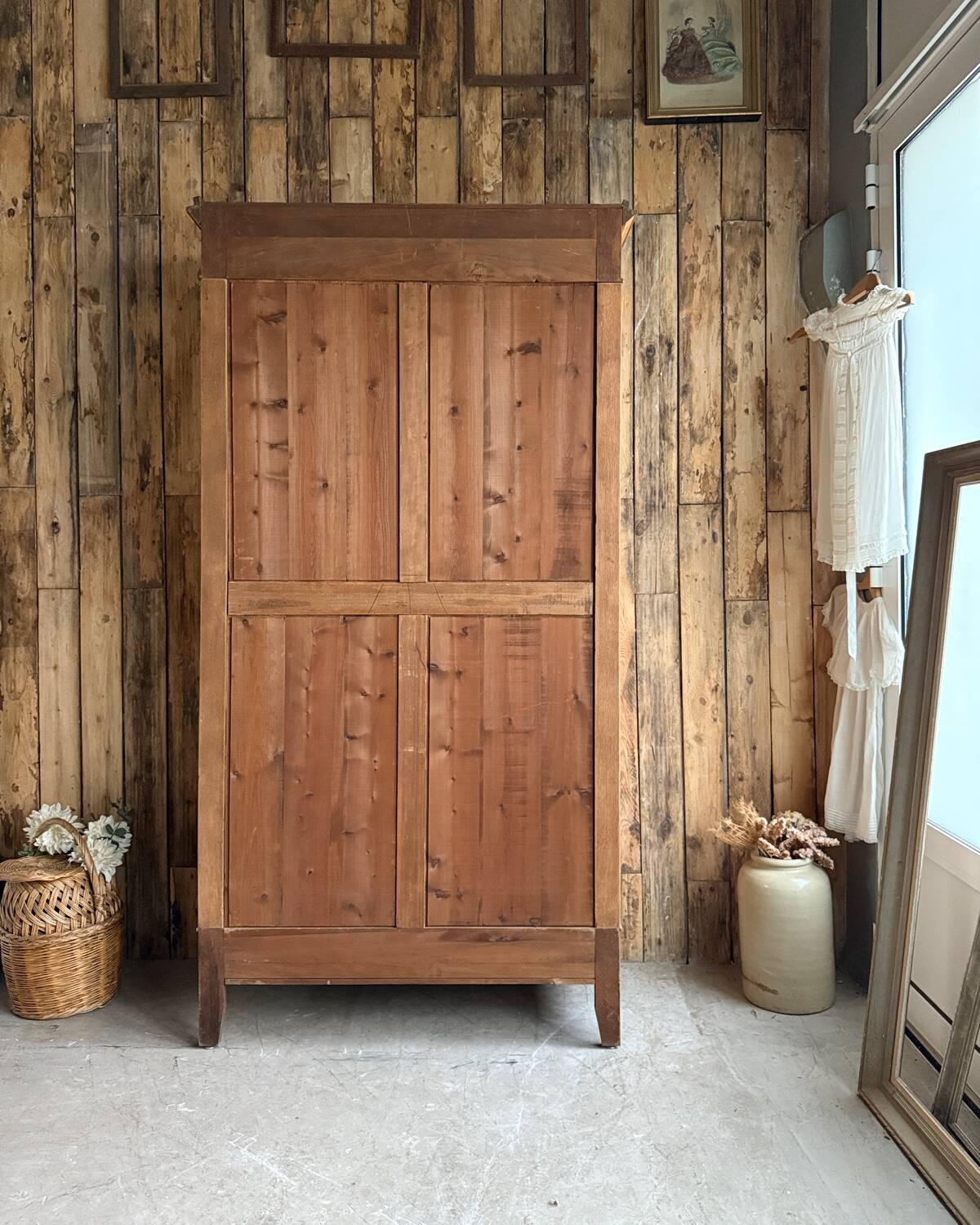 Art Deco display cabinet in oak (renovated)