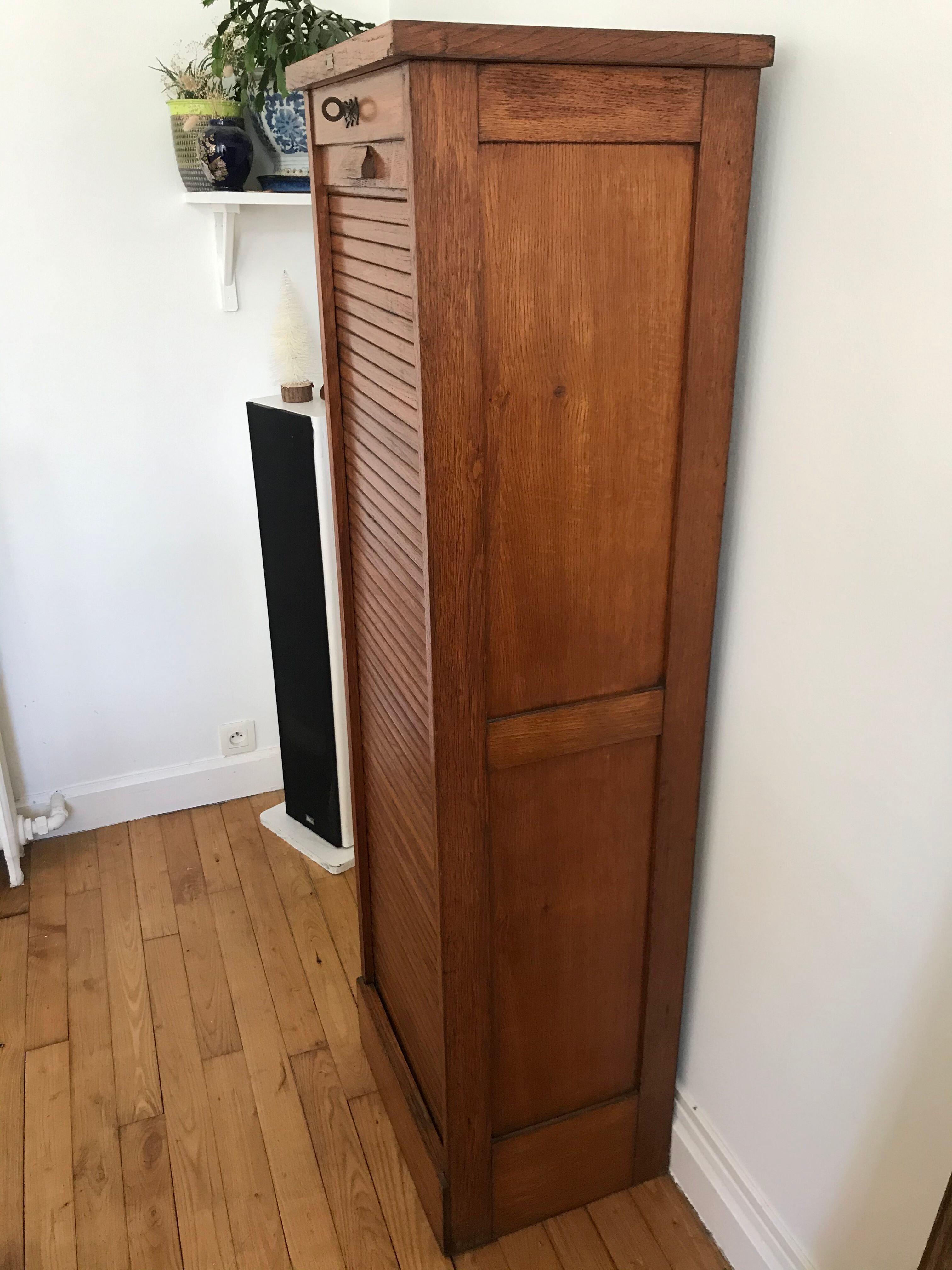 Old curtain cabinet cabinet