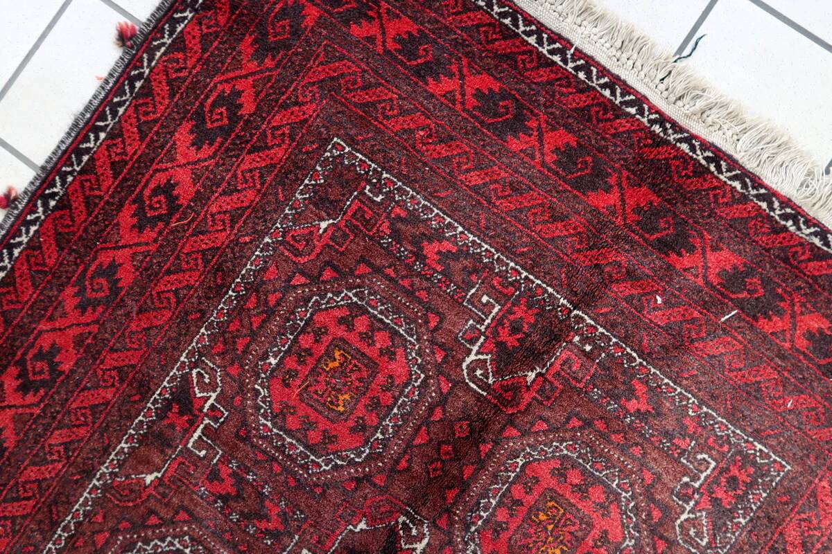 Tapis Baluch afghan ancien fait main, 105 cm x 212 cm (3,4 pi x 6,9 pi), années 1930 - 1C1159