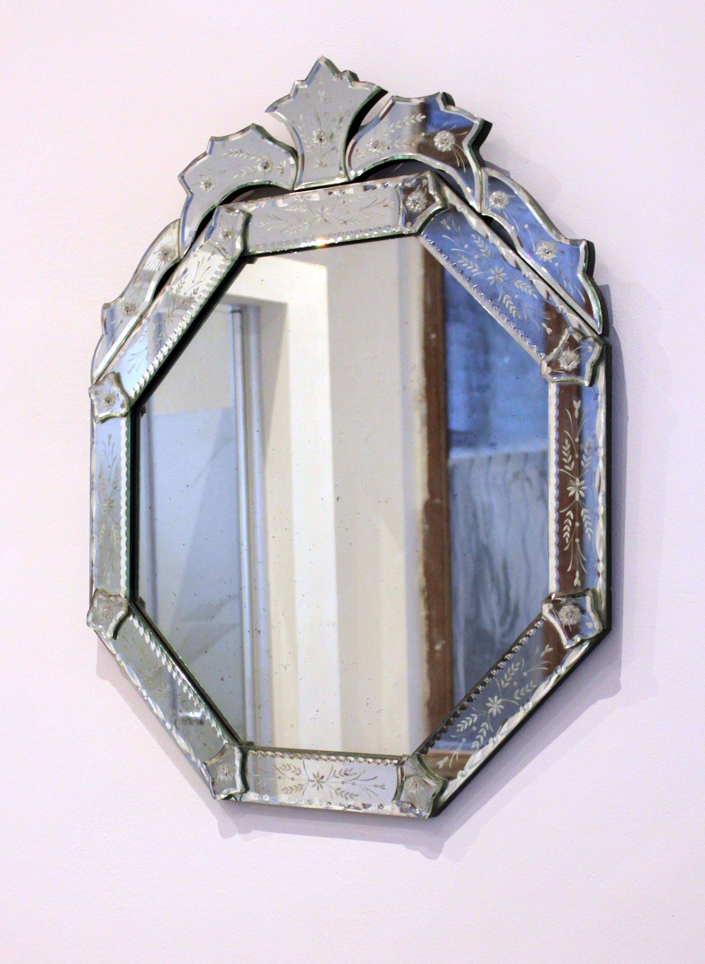 Octagonal Venetian mirror, 63x60cm.