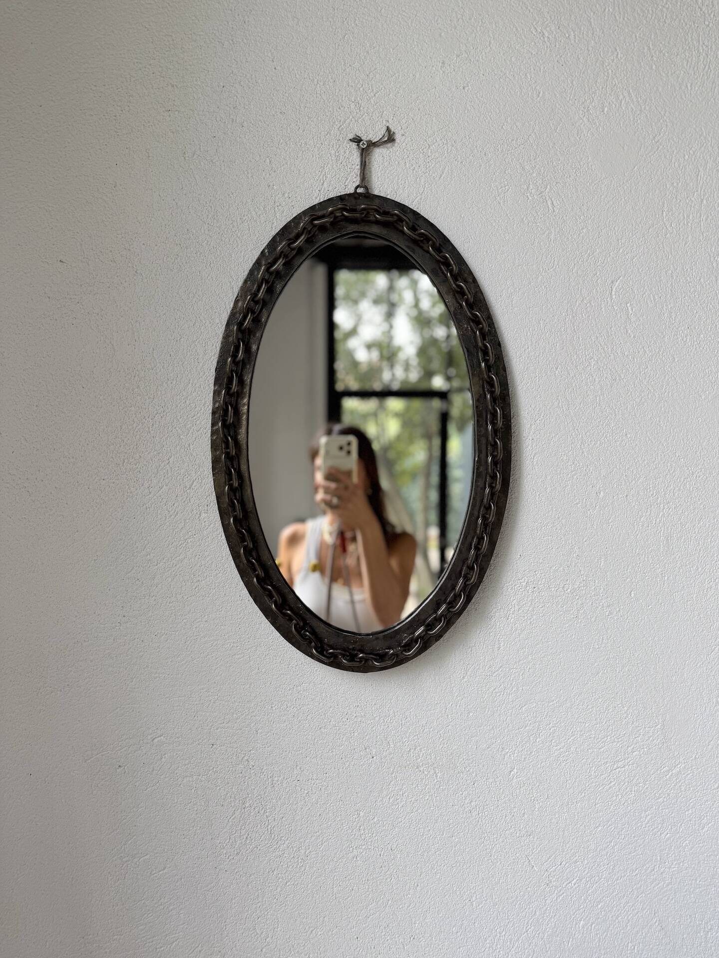 Miroir brutaliste ovale « chaine » 1950