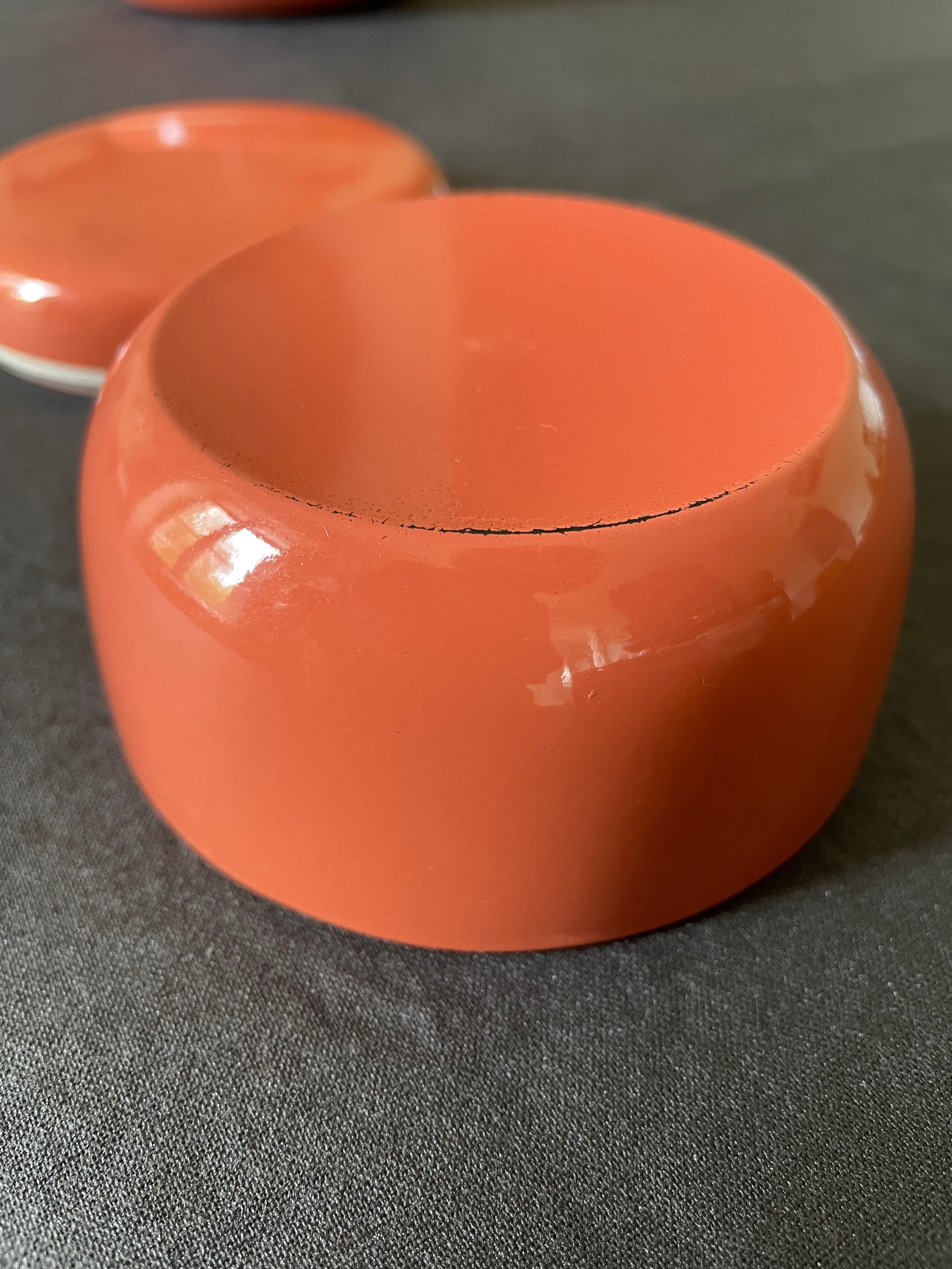 Pull-out boxes in bakelite lacquered 70s