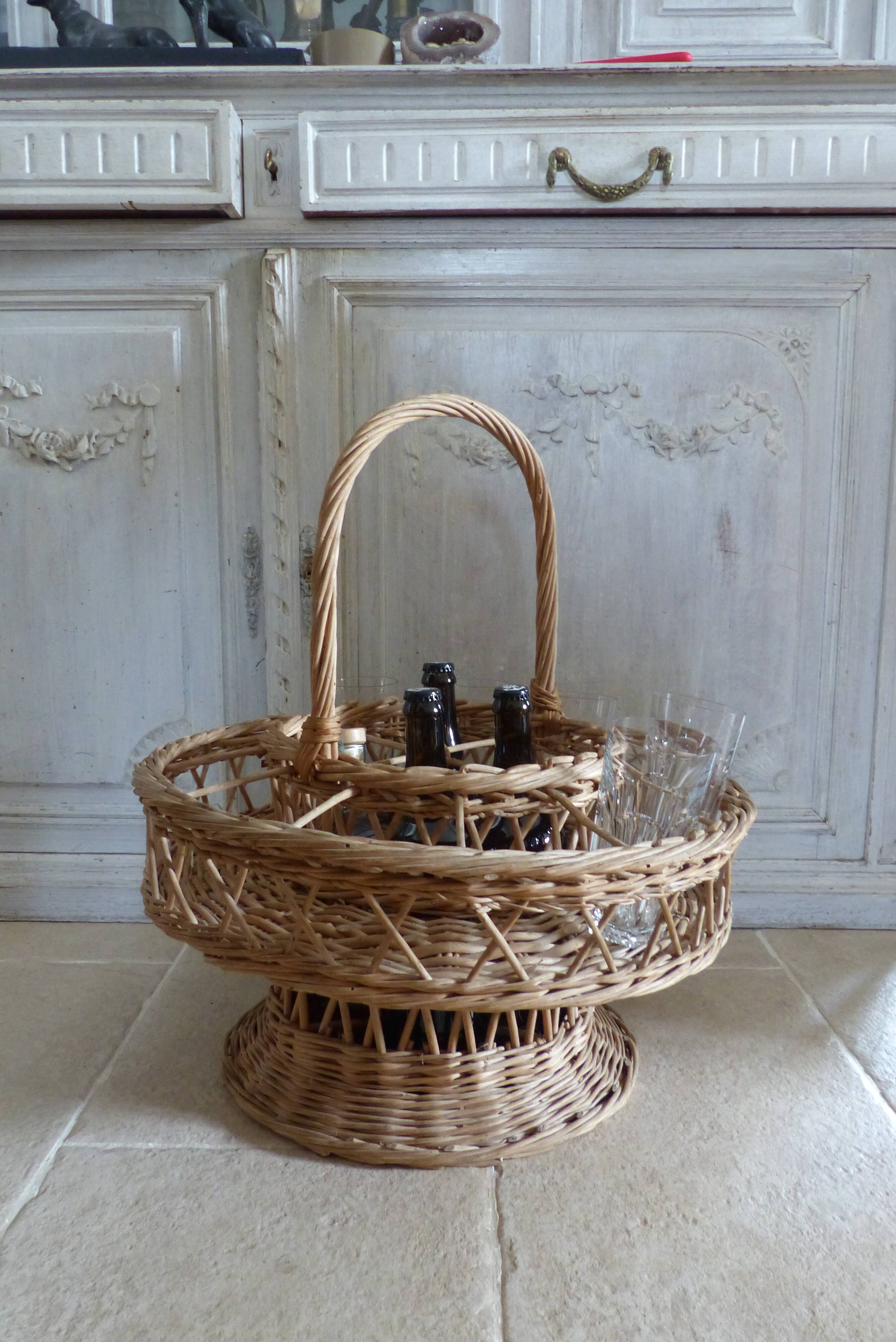 Vintage bottle-carrier basket