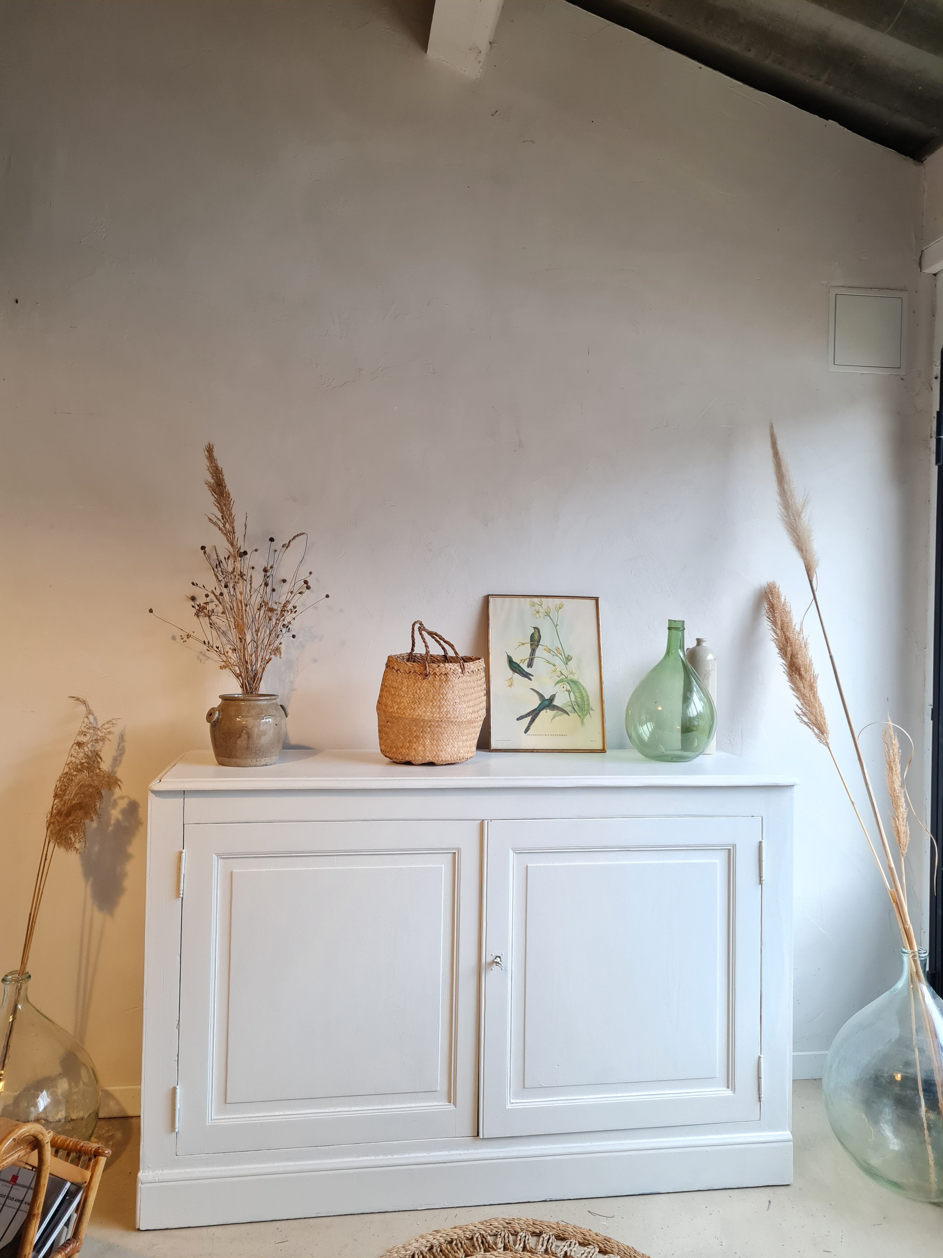 Vintage Parisian buffet-minded countertop