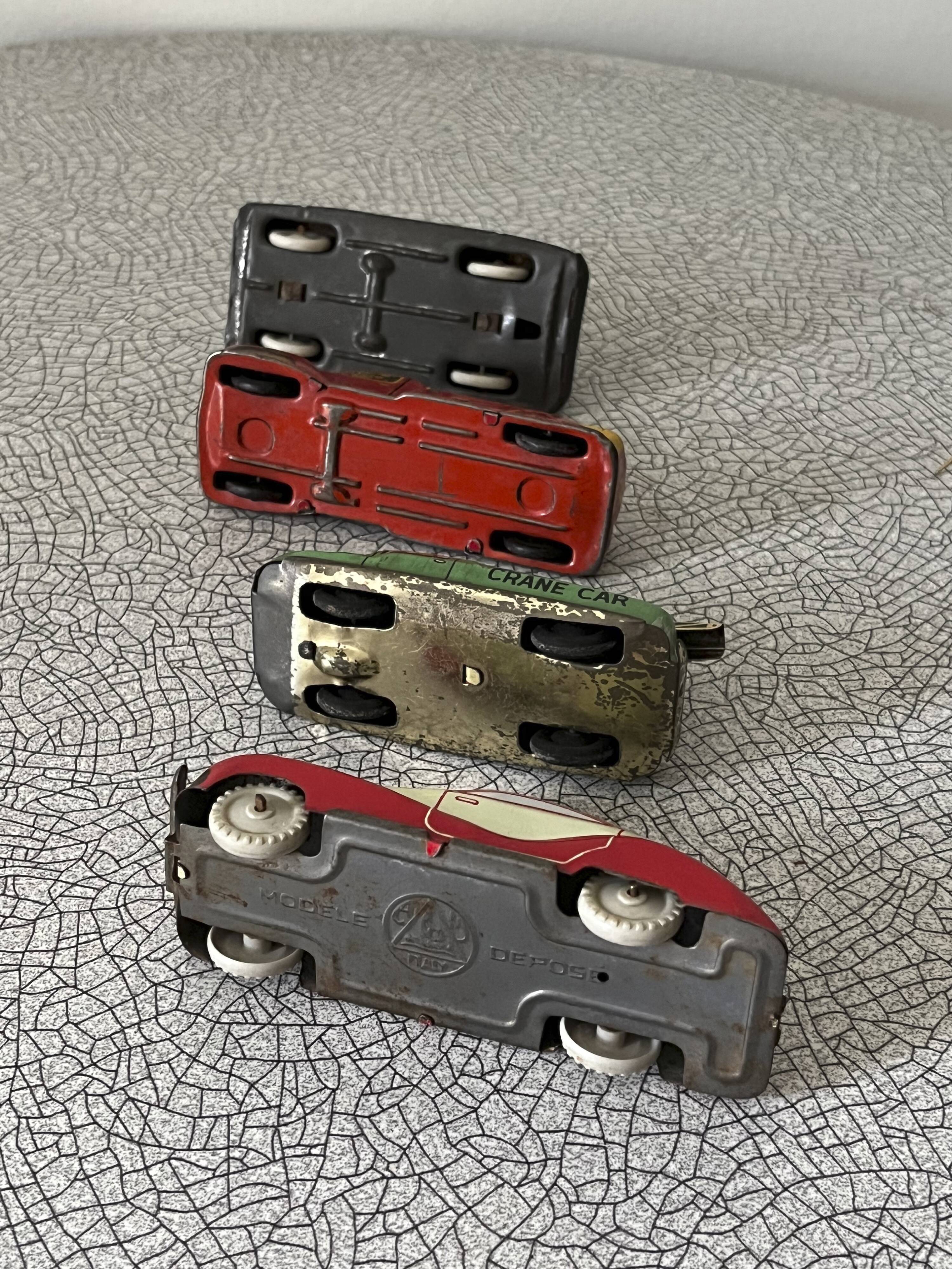 Lot of 4 metal cars, old toys