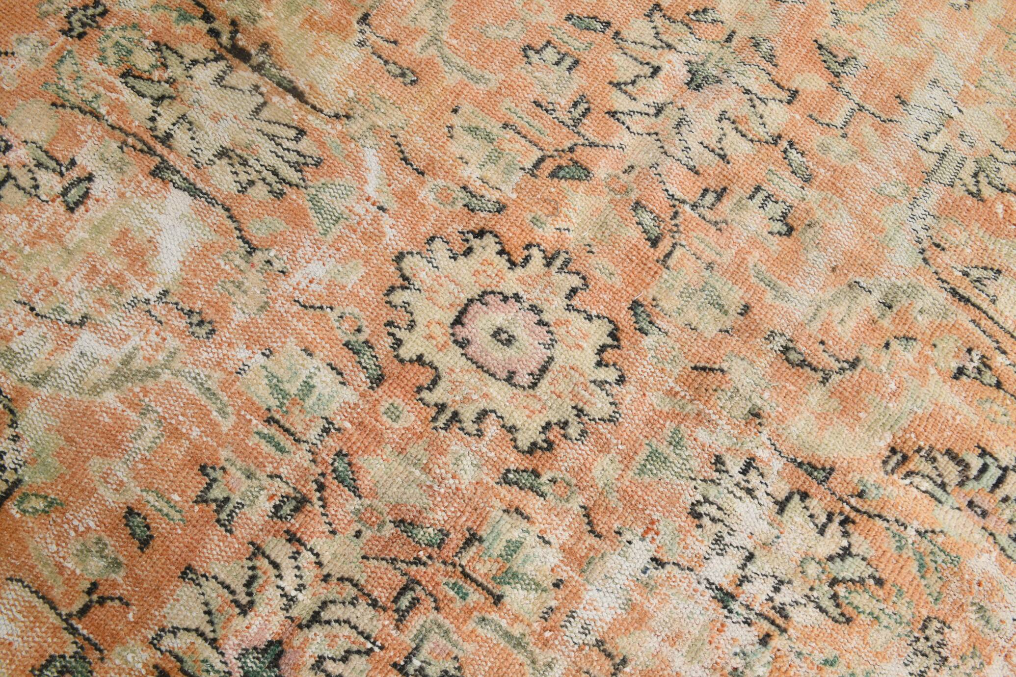 7x10 Pale Red & Cream Oversize Vintage Rug, 207x304Cm