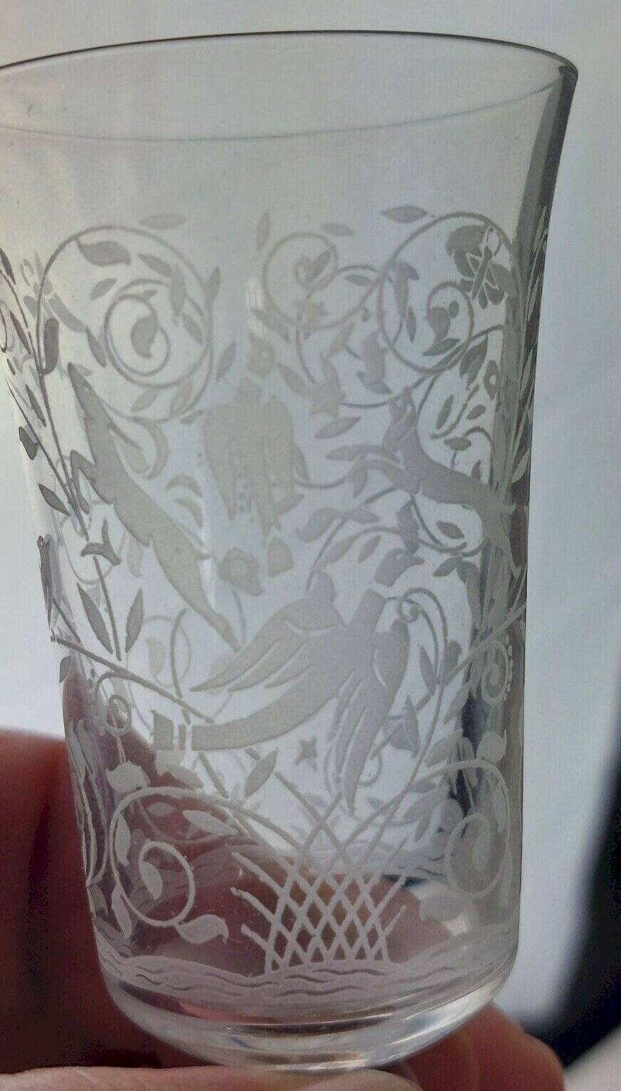 Antique small alcohol glass, Jeddah decor, in Baccarat crystal, signed