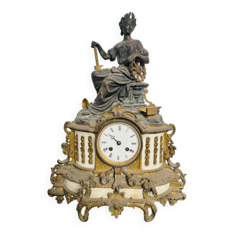 Pendule en régule du XIXe siècle