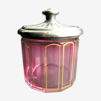 Boite à poudre cristal rouge à côtes dorées Baccarat Saint-Louis, couvercle métal