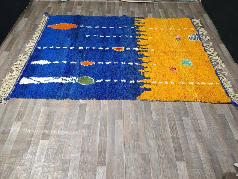 Traditional Berber Moroccan rug 250cm x 150cm