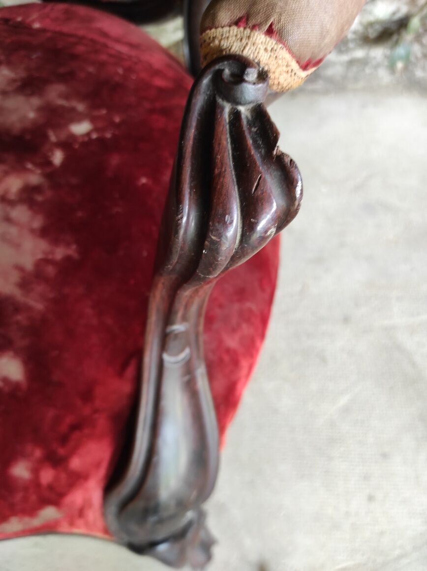 Louis XV armchair in mahogany and red velvet