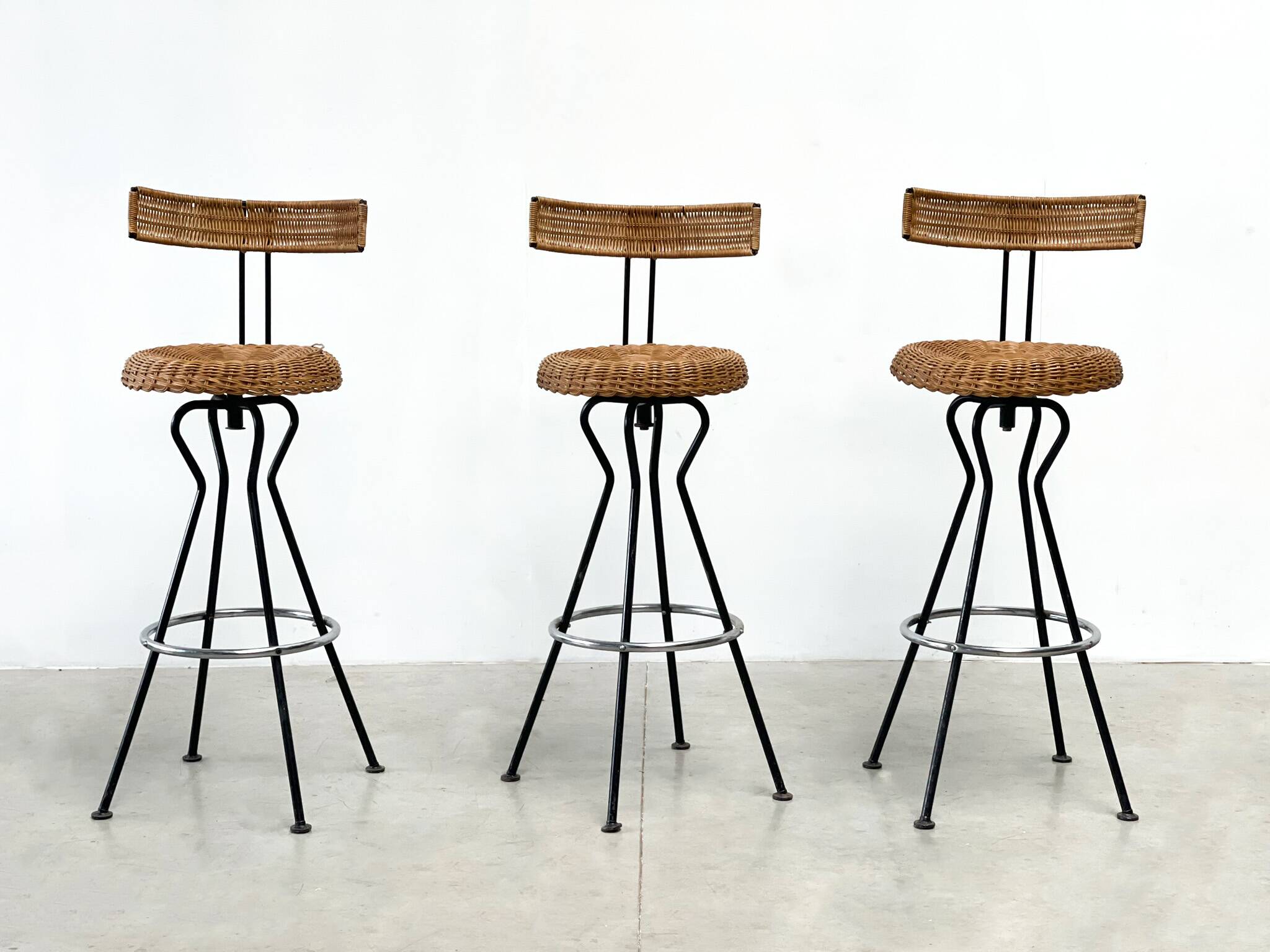 3 rattan barstools