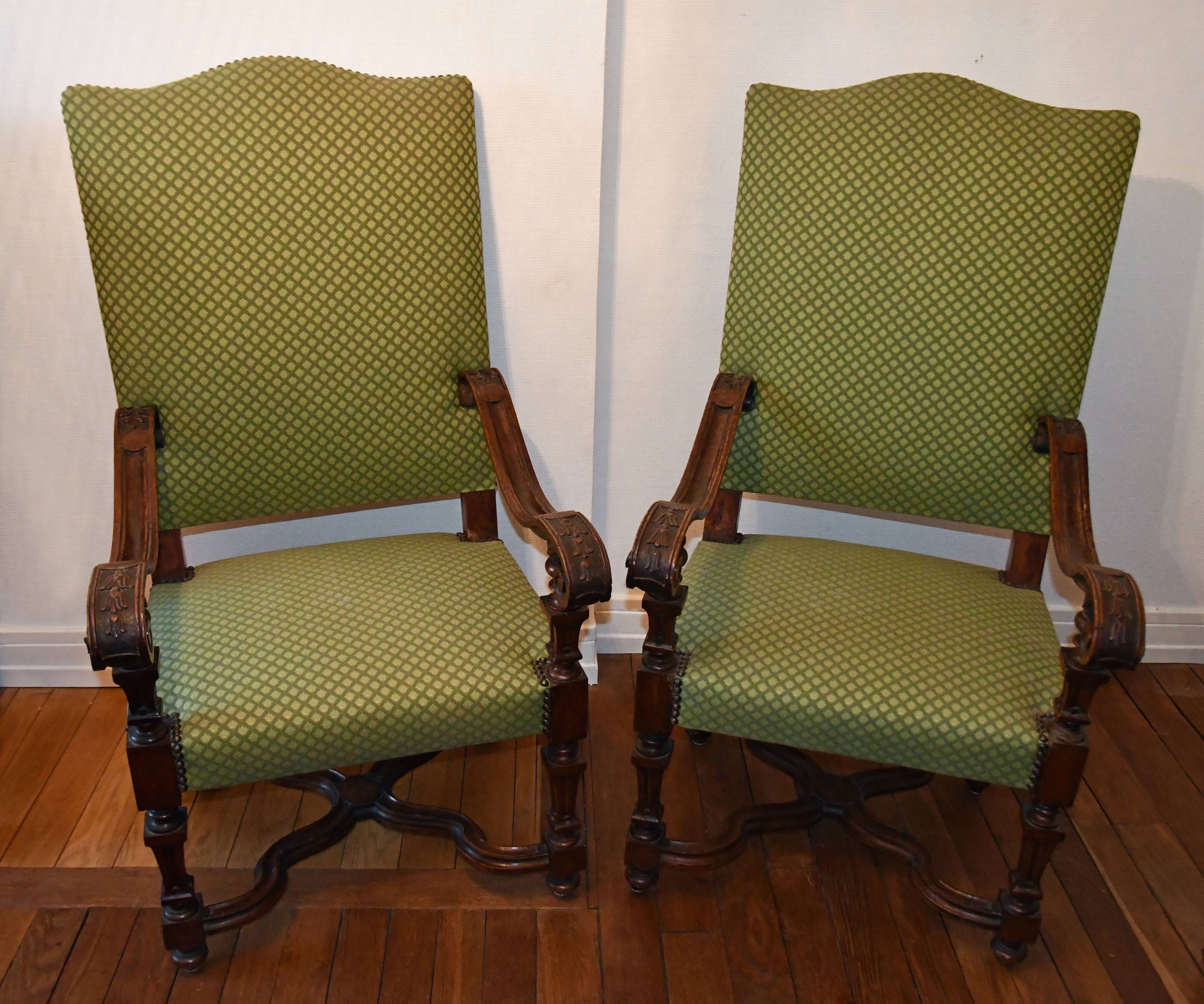 Pair of 17th century ecclesiastical armchairs, Italy, in walnut