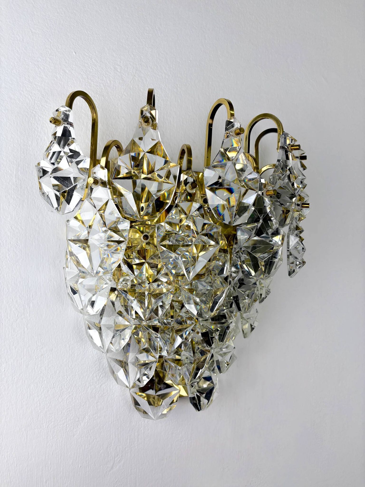 Kinkeldey XL 5-tier cut crystal wall sconce, gilt brass, Germany, 1970s