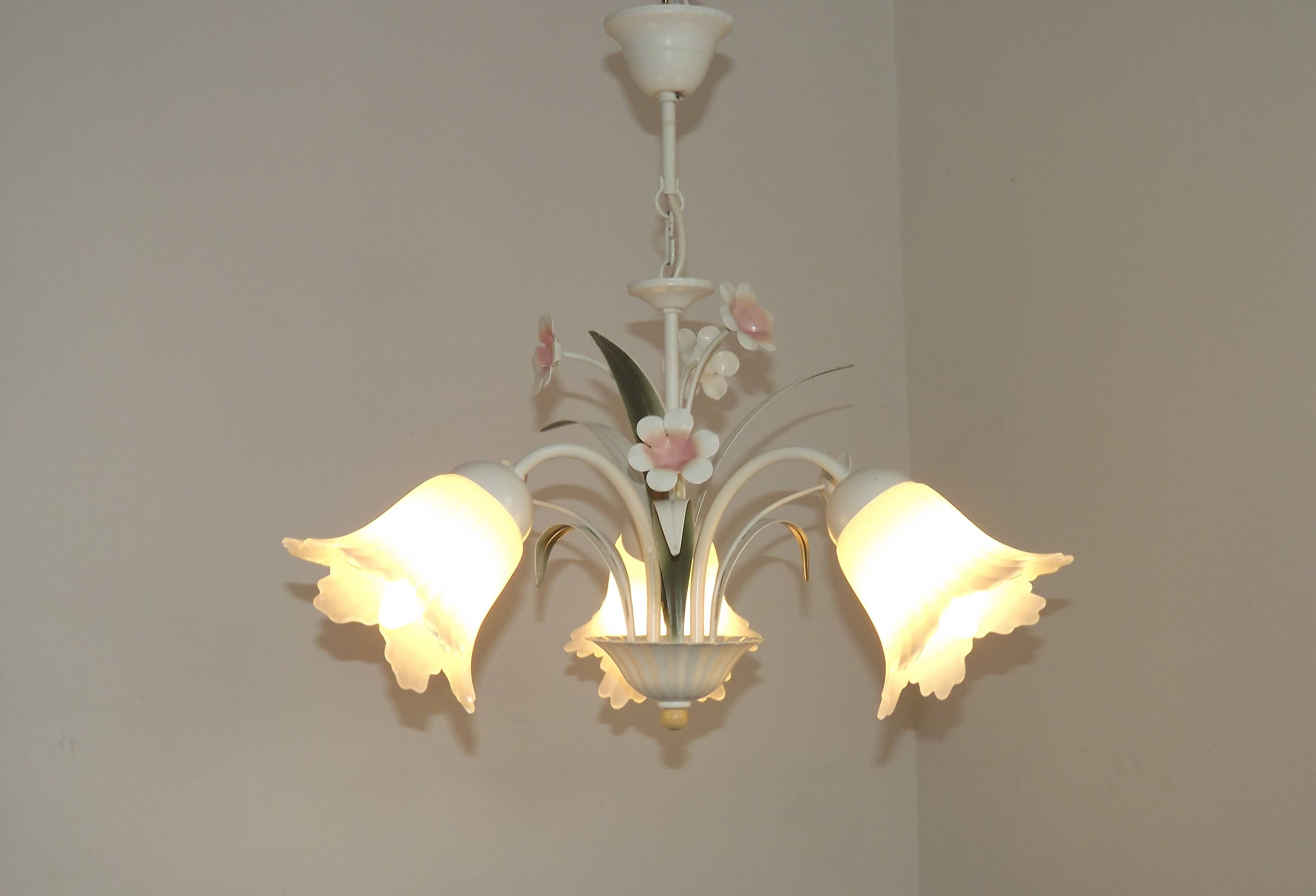 Vintage 3-light chandelier in pink and white metal and glass shaped like flowers, France.