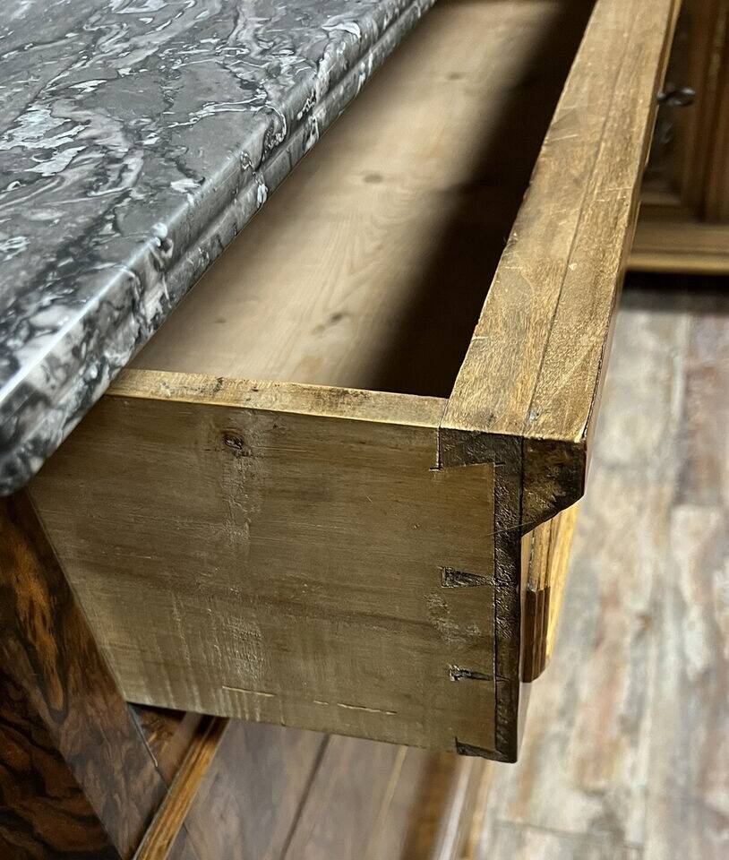 Louis Philippe period chest of drawers in burr walnut circa 1830