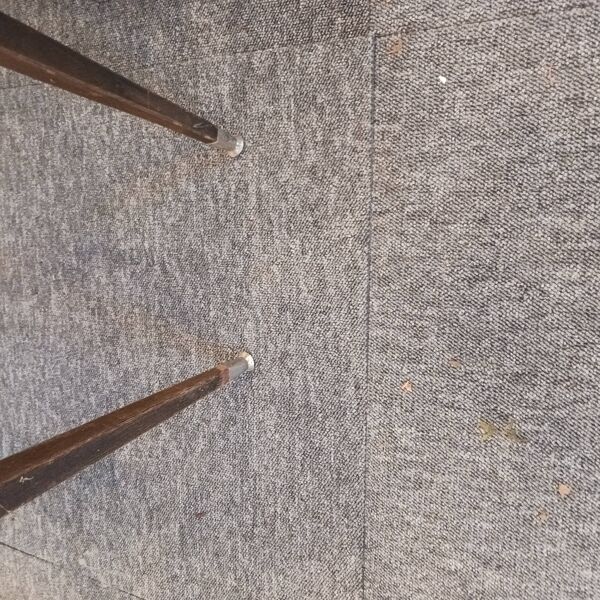 paire de chaises tonneau attribué a pierre Gariche