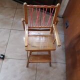 Chaise haute enfant en bois vintage