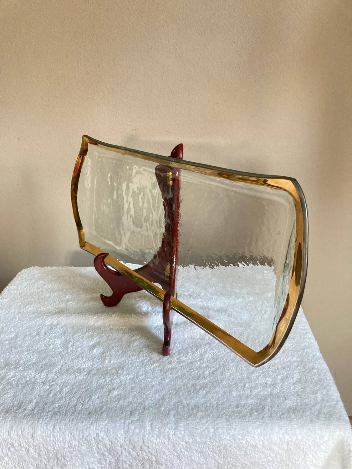 Glass dish signed Annie Glass 37/310 made in the USA 24k gold-plated rim