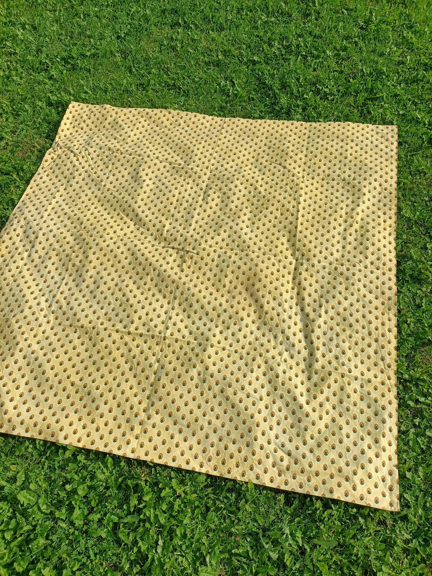 Retro Provençal tablecloth