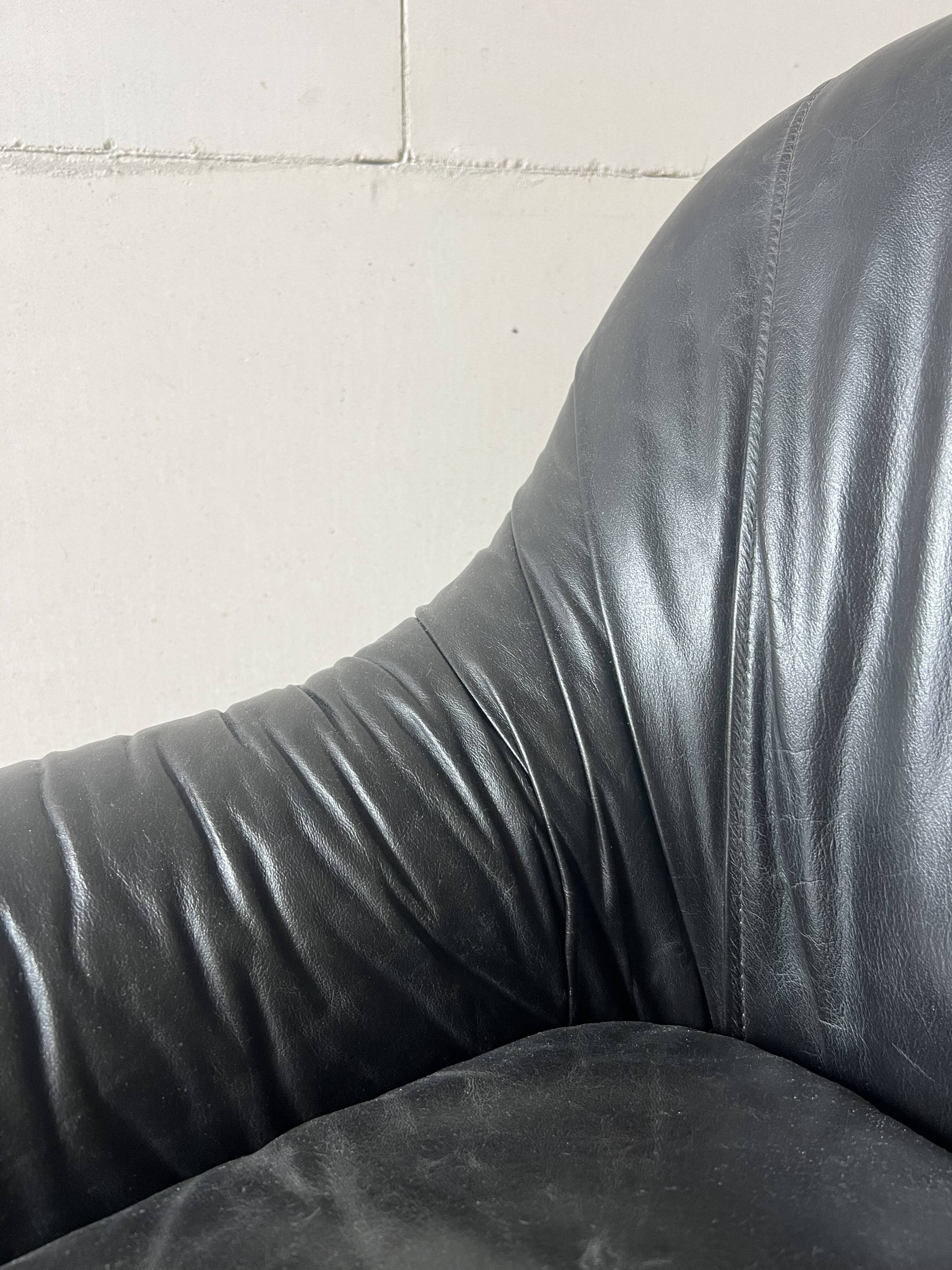 Italian black leather lounge chair