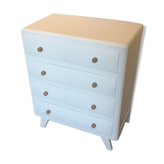 White chest of drawers
