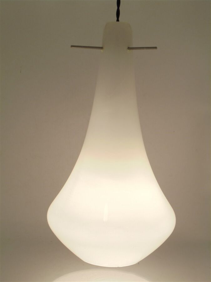 White opaline suspension