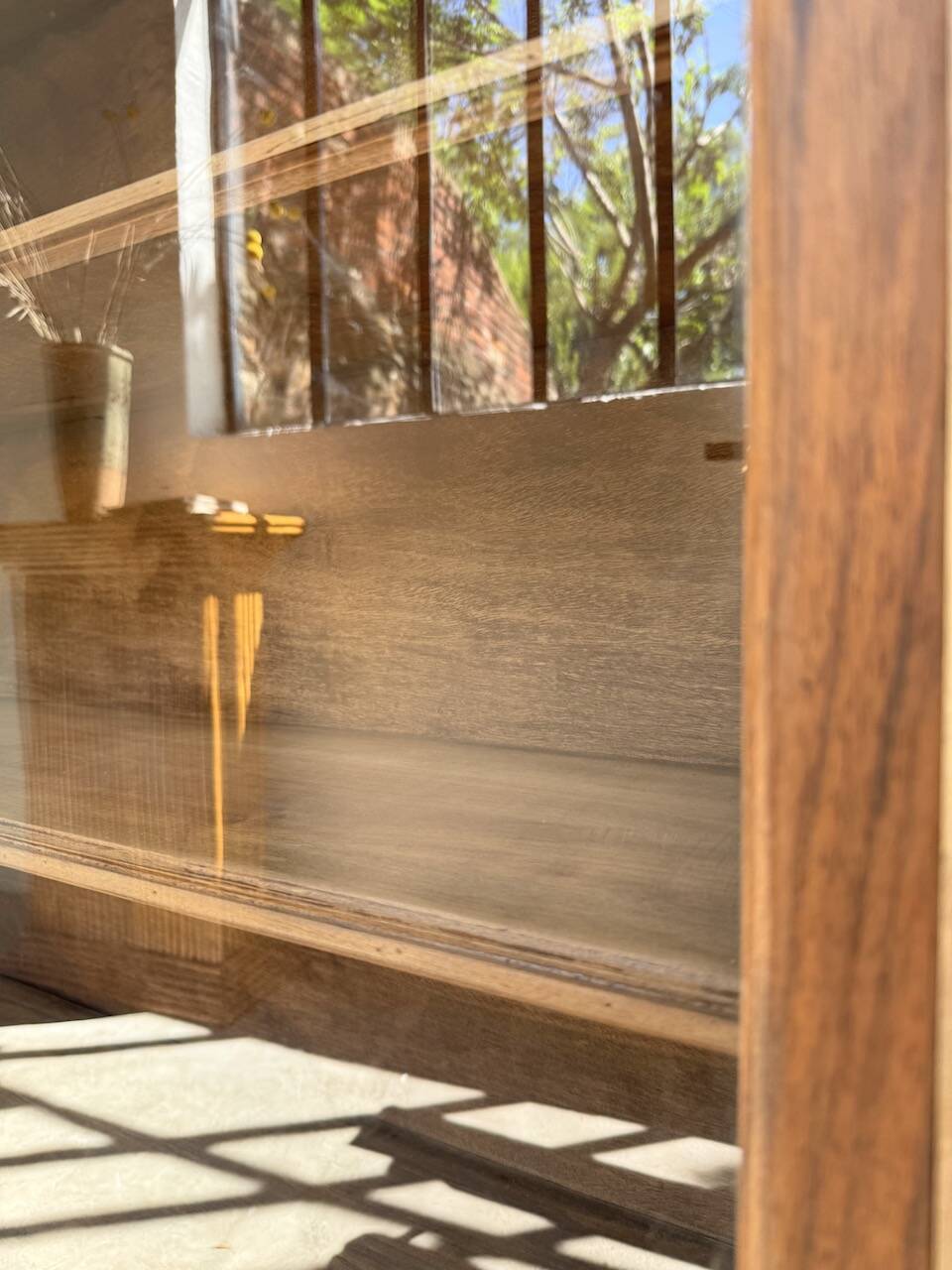 Enfilade vitrée en chêne, années 50
