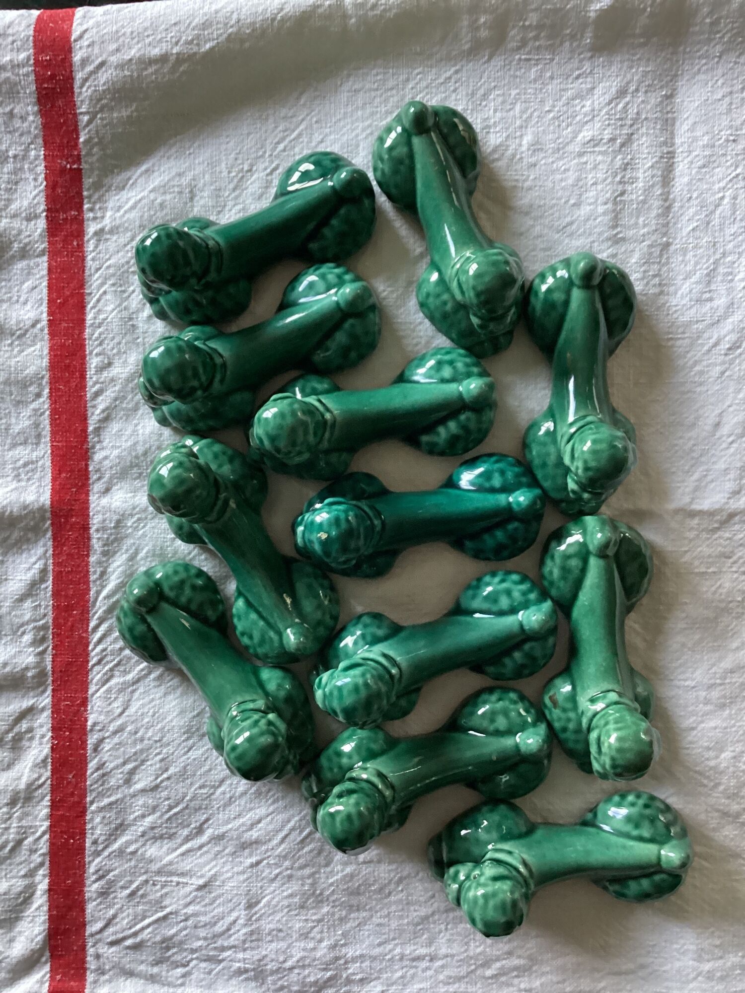 Set of twelve ceramic knife holders