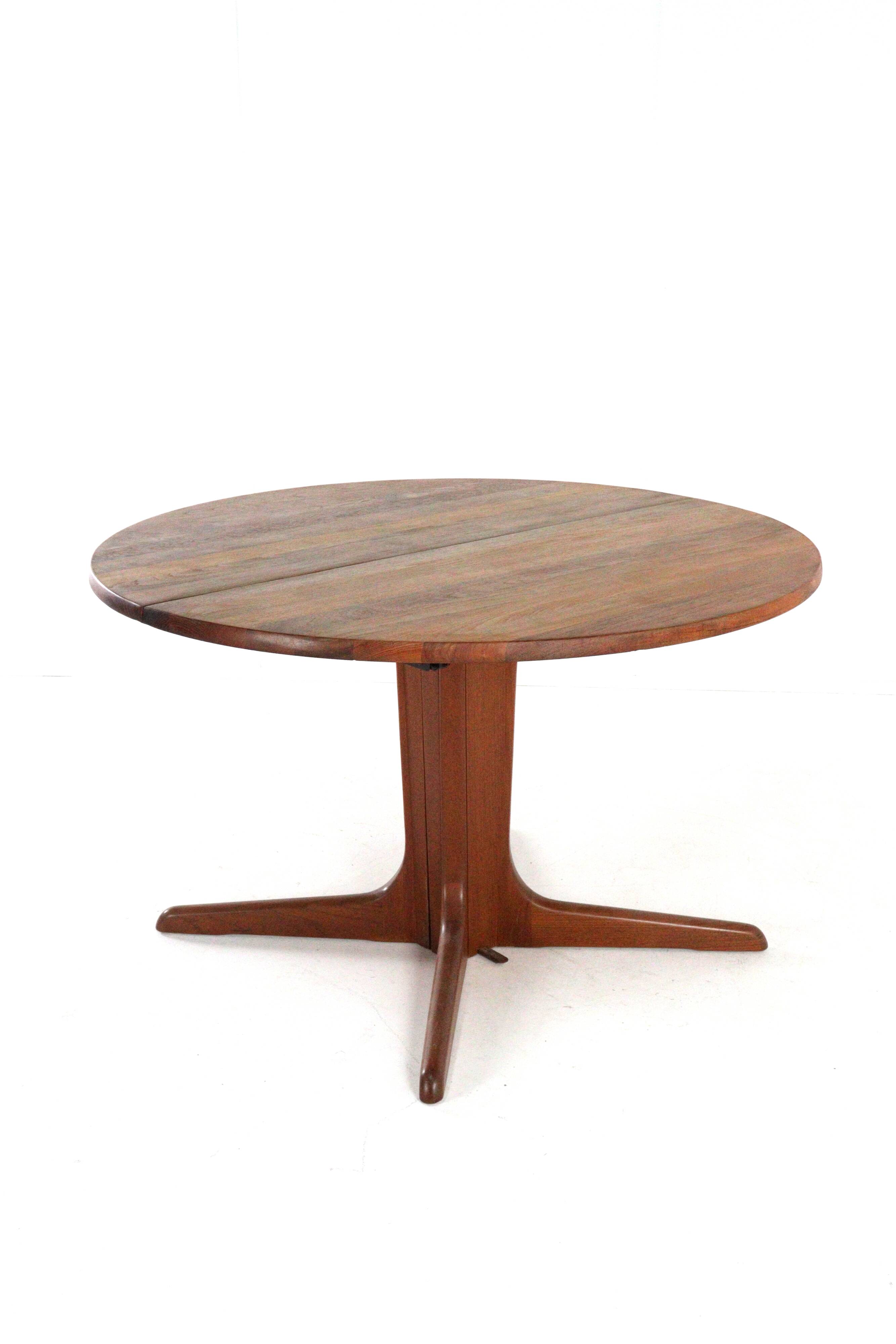 Round extendable teak dining table vintage - danish design